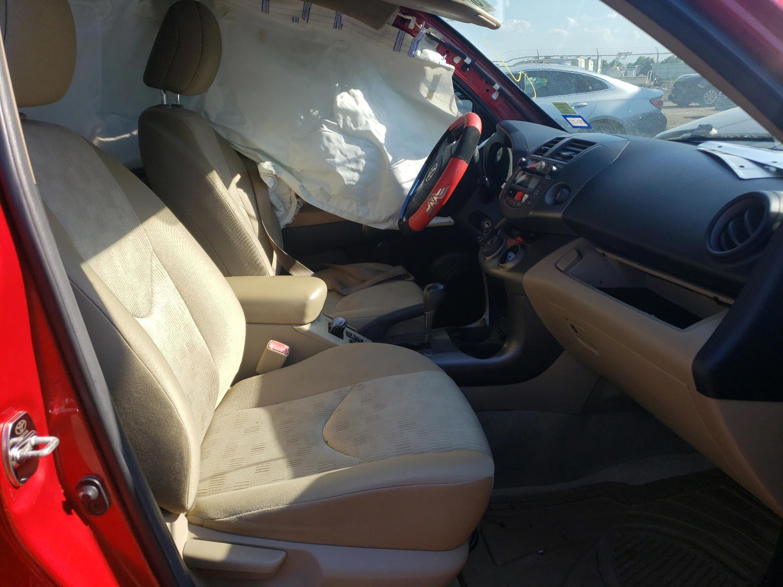 Photo 5 from auction – 2010 TOYOTA RAV4 with VIN 2T3ZF4DV5AW028828