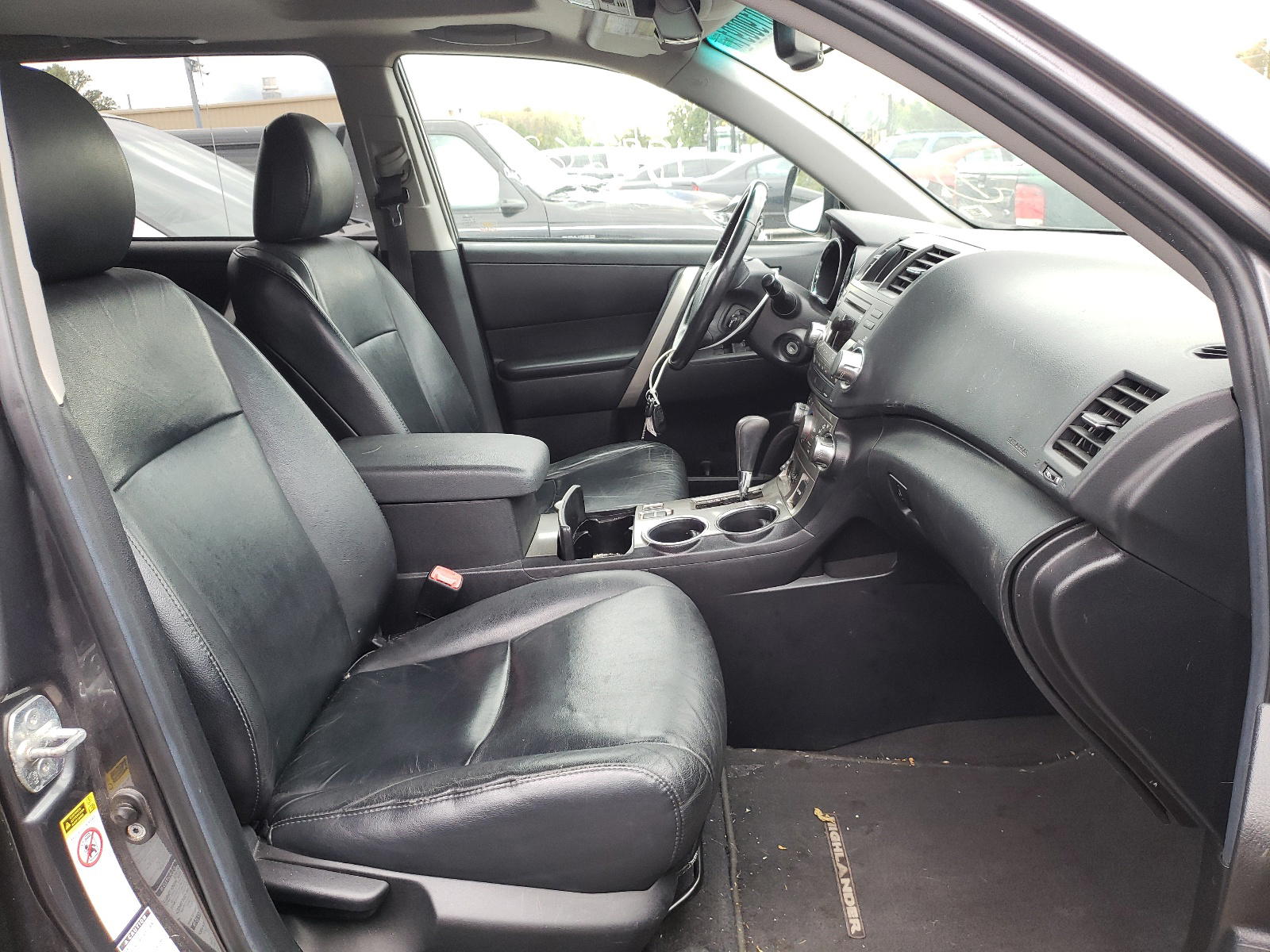Photo 5 from auction – 2011 TOYOTA HIGHLANDER with VIN 5TDBK3EH9BS043433