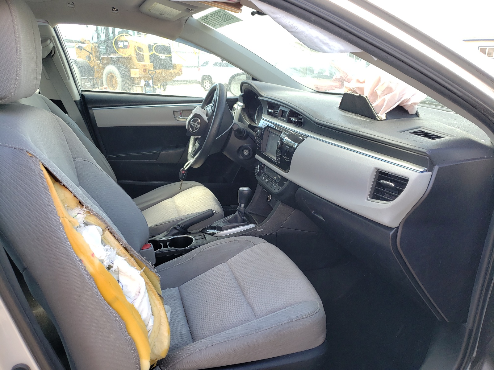 Photo 5 from auction – 2015 TOYOTA COROLLA L with VIN 5YFBURHE1FP275747