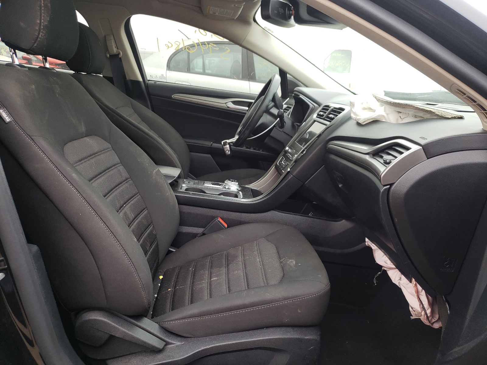 Photo 5 from auction – 2020 FORD FUSION SE with VIN 3FA6P0HD4LR123260