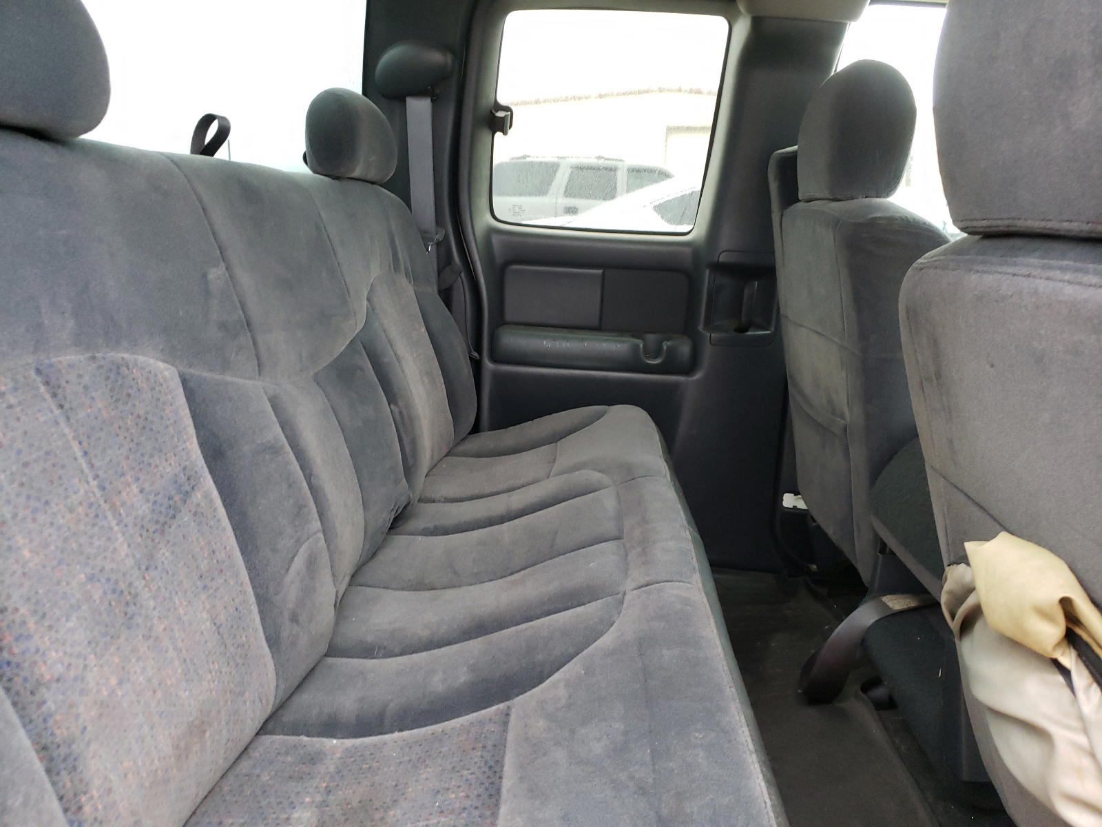 Photo 6 from auction – 2001 CHEVROLET SILVERADO with VIN 2GCEC19V611128699