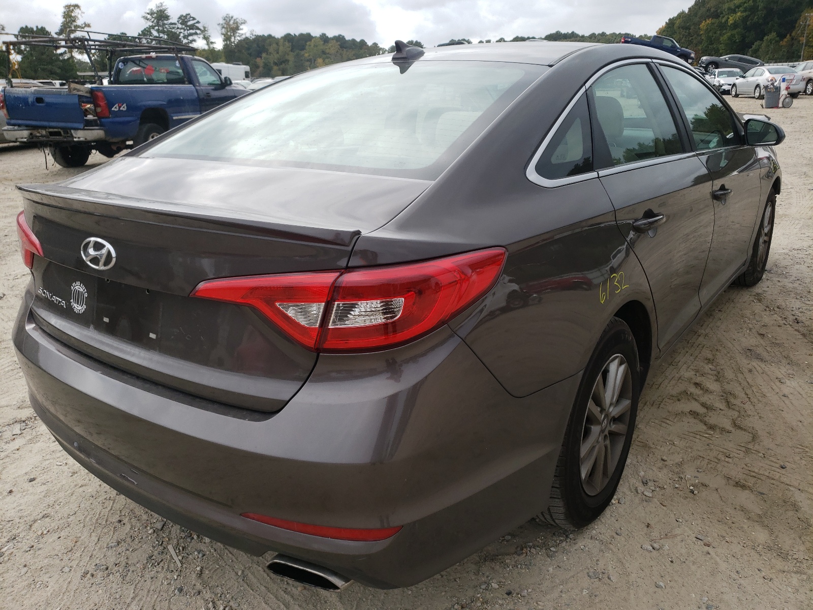 Photo 4 from auction – 2015 HYUNDAI SONATA SE with VIN 5NPE24AF7FH023409
