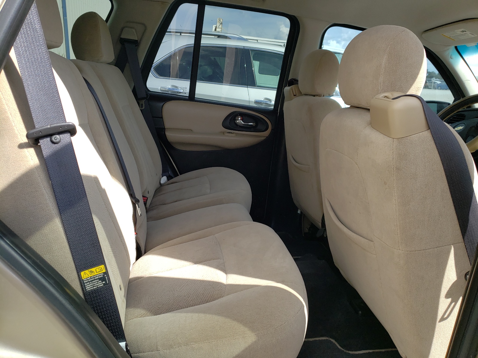 Photo 6 from auction – 2005 CHEVROLET TRAILBLAZE with VIN 1GNDT13S552185452