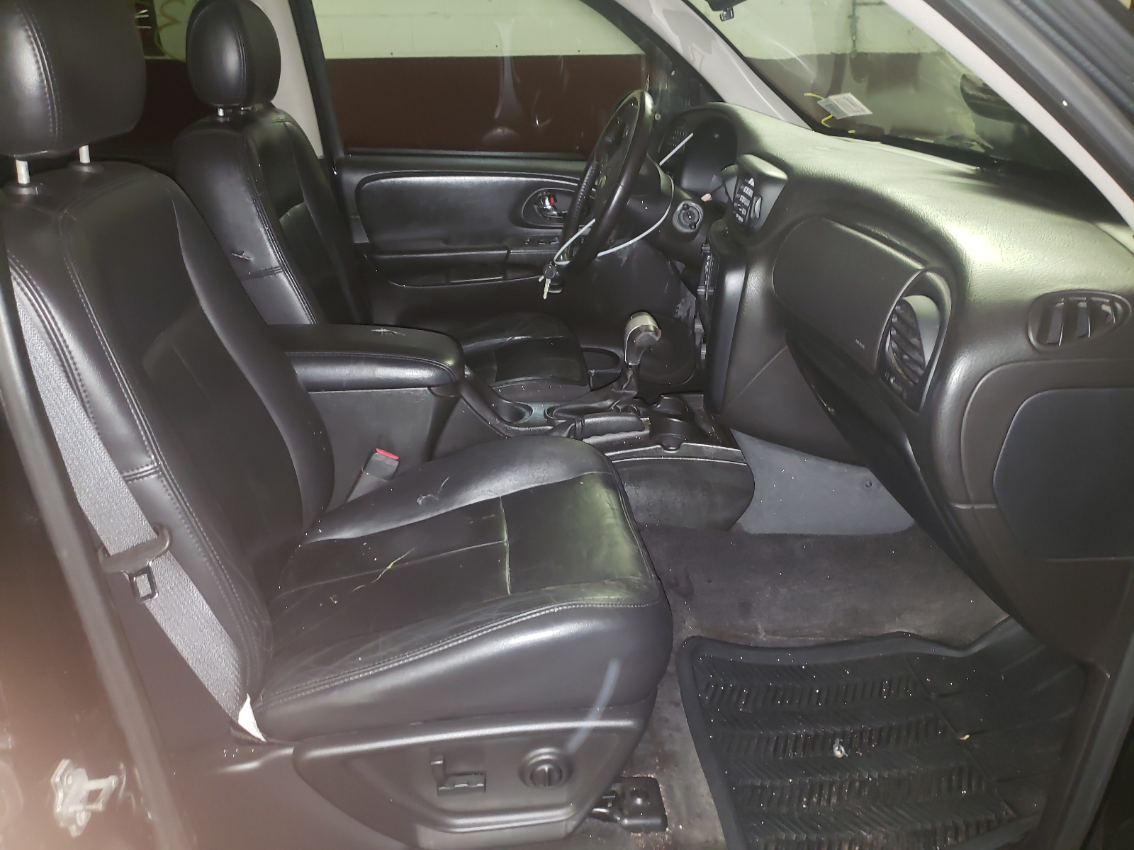 Photo 5 from auction – 2005 CHEVROLET TRAILBLAZE with VIN 1GNDT13S352308231