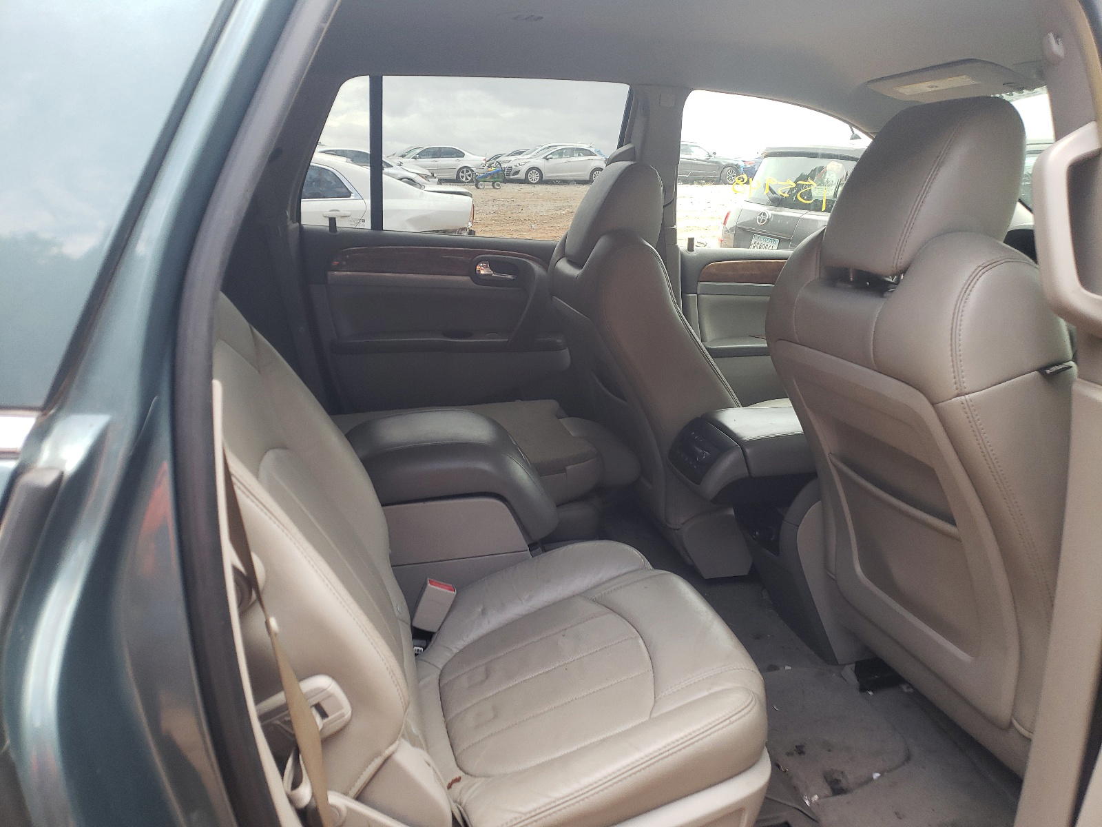 Photo 6 from auction – 2010 BUICK ENCLAVE CX with VIN 5GALRCED0AJ139400