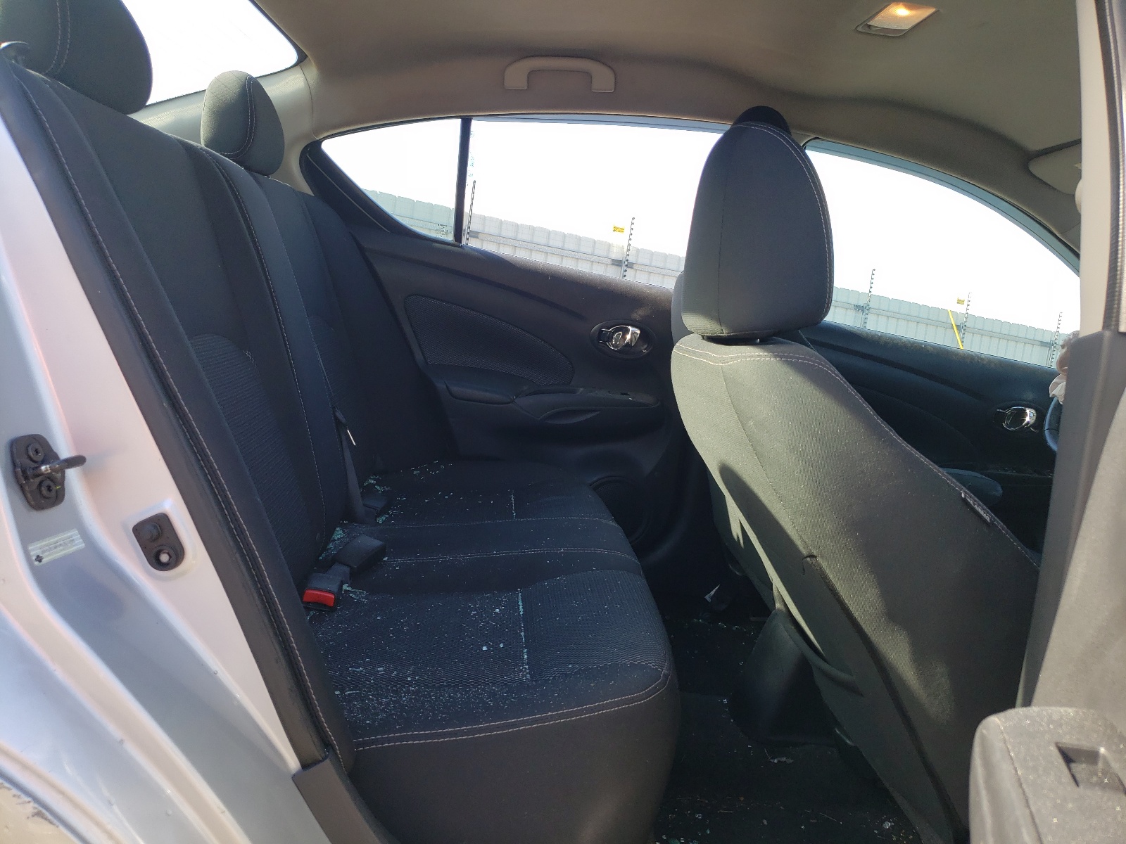 Photo 6 from auction – 2017 NISSAN VERSA S with VIN 3N1CN7AP7HL821259