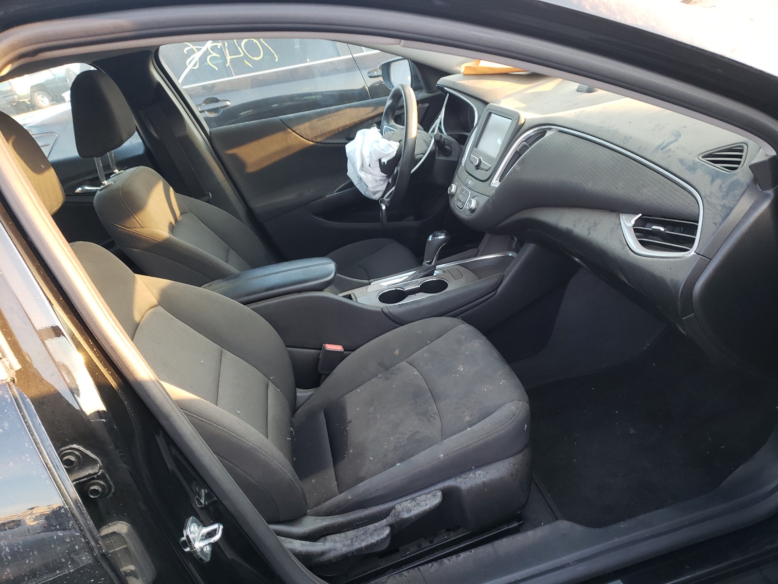Photo 5 from auction – 2018 CHEVROLET MALIBU LT with VIN 1G1ZD5ST2JF267731