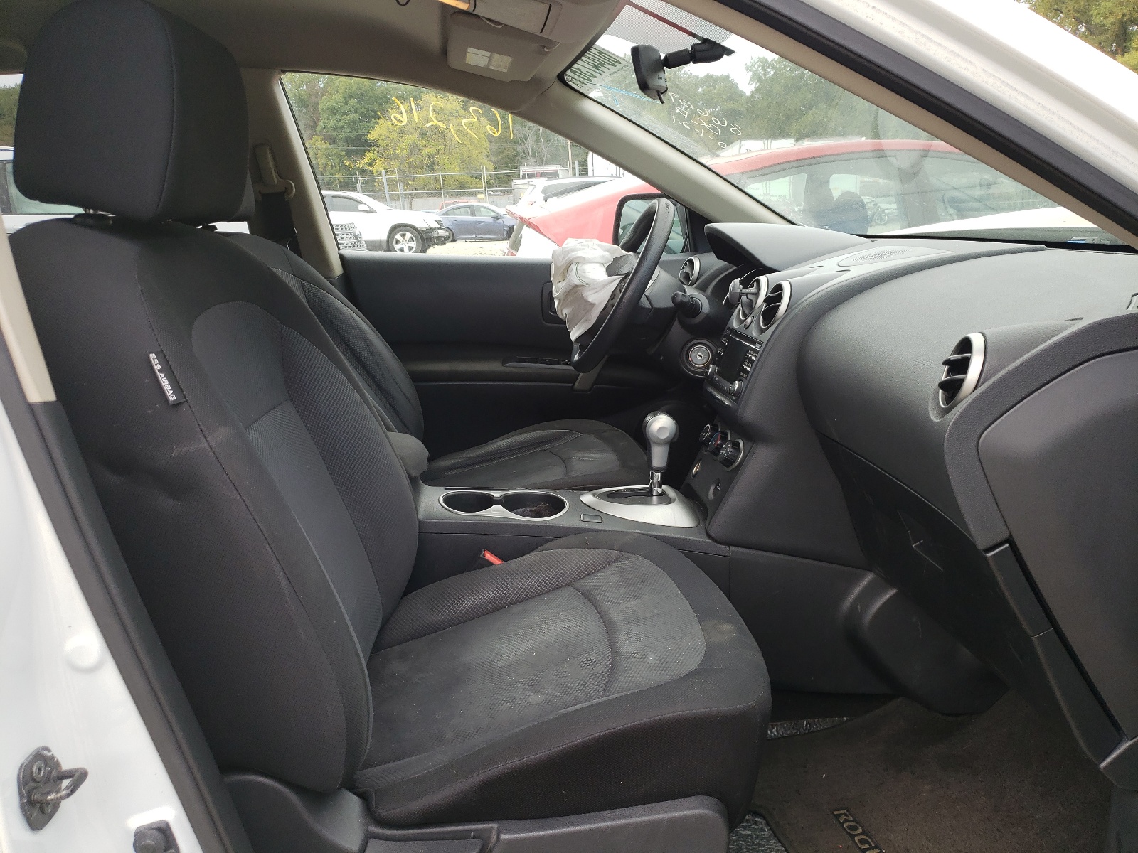 Photo 5 from auction – 2012 NISSAN ROGUE S with VIN JN8AS5MV2CW388100