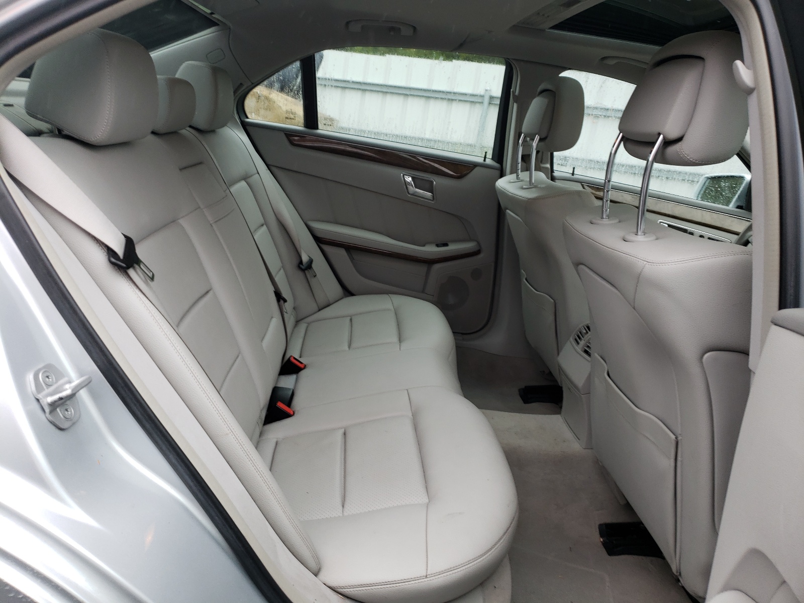 Photo 6 from auction – 2011 MERCEDES-BENZ E 350 4MAT with VIN WDDHF8HB0BA303563