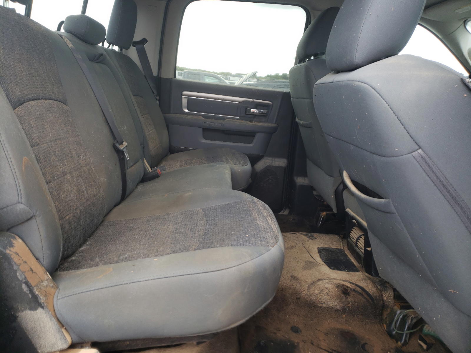 Photo 6 from auction – 2017 RAM 3500 SLT with VIN 3C63RRHL3HG650672