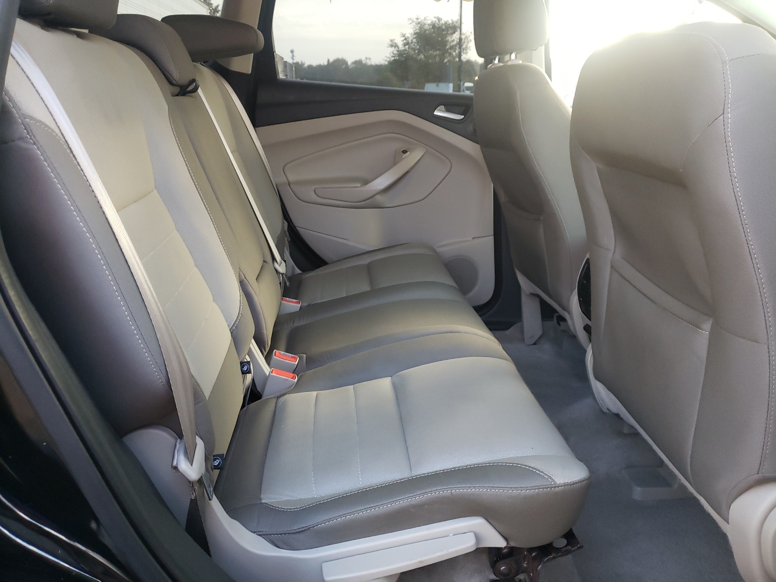 Photo 6 from auction – 2016 FORD ESCAPE SE with VIN 1FMCU0GXXGUC01472