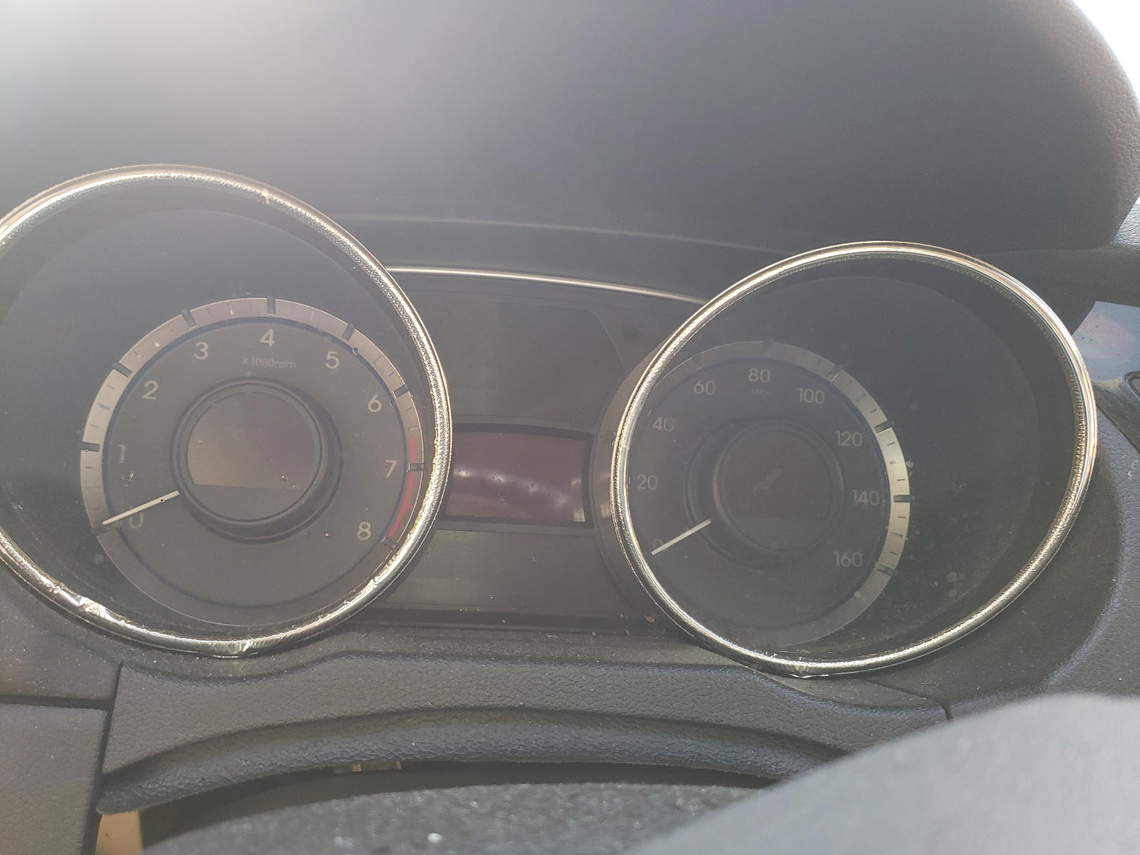 Photo 8 from auction – 2012 HYUNDAI SONATA SE with VIN 5NPEC4AB9CH464772