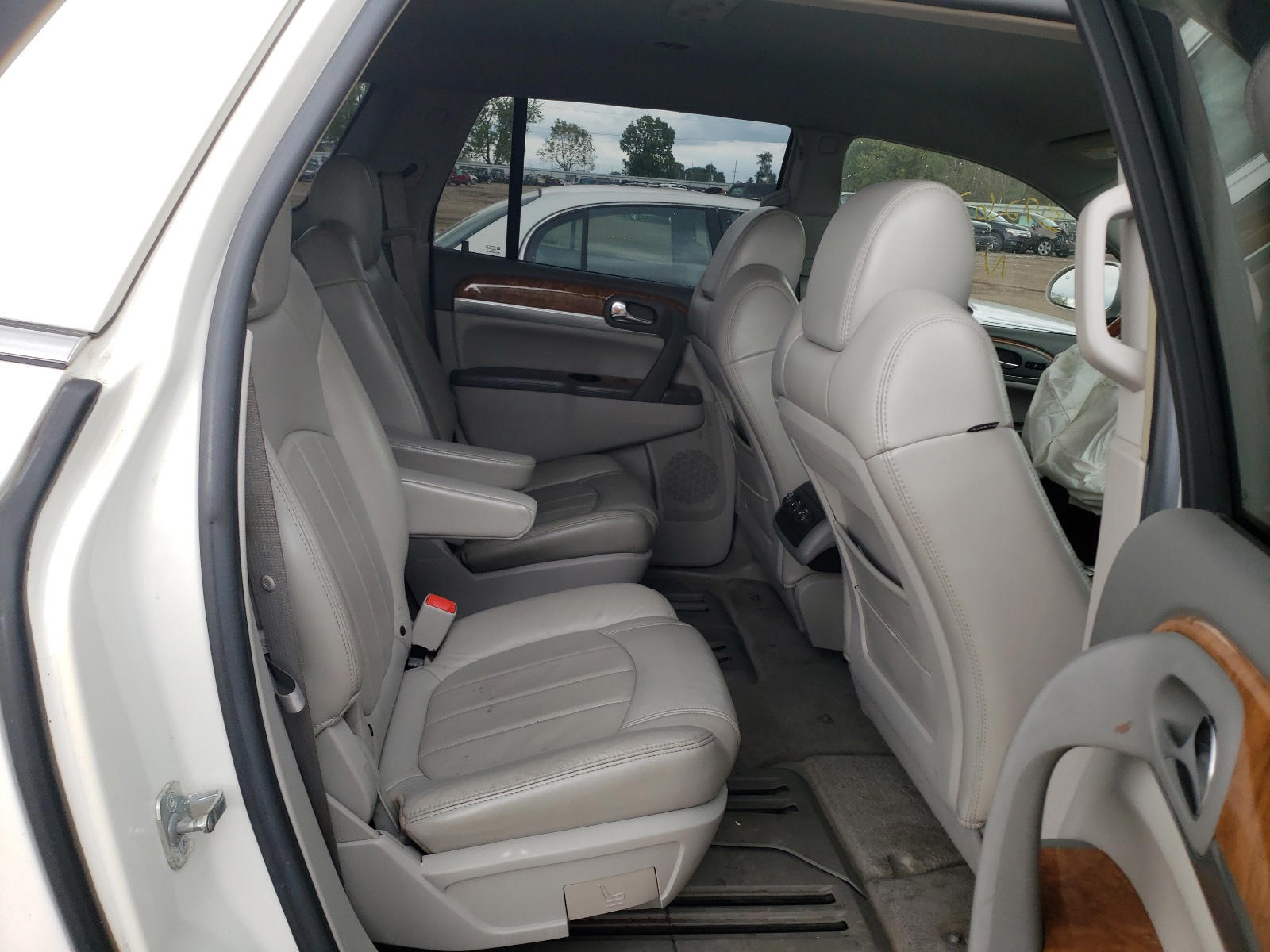 Photo 6 from auction – 2008 BUICK ENCLAVE CX with VIN 5GAEV237X8J168182