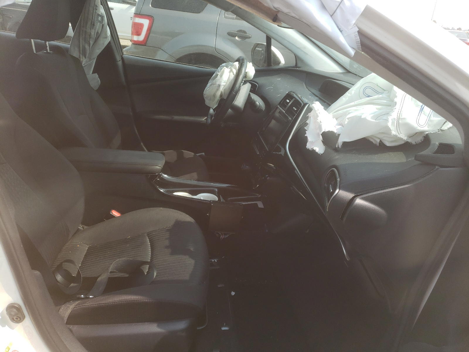 Photo 5 from auction – 2016 TOYOTA PRIUS with VIN JTDKARFU8G3522906