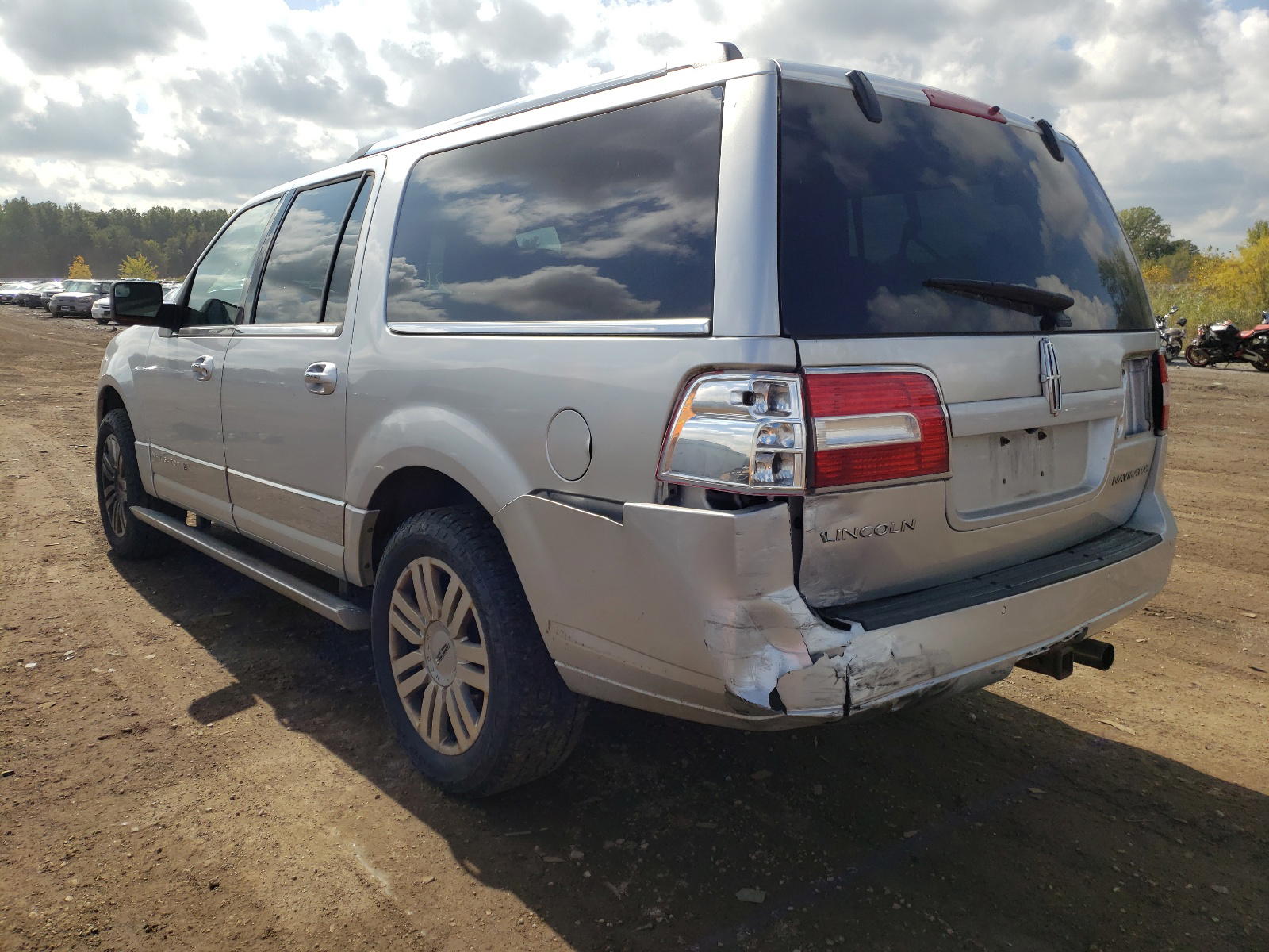 Photo 3 from auction – 2012 LINCOLN NAVIGATOR with VIN 5LMJJ3J51CEL01079