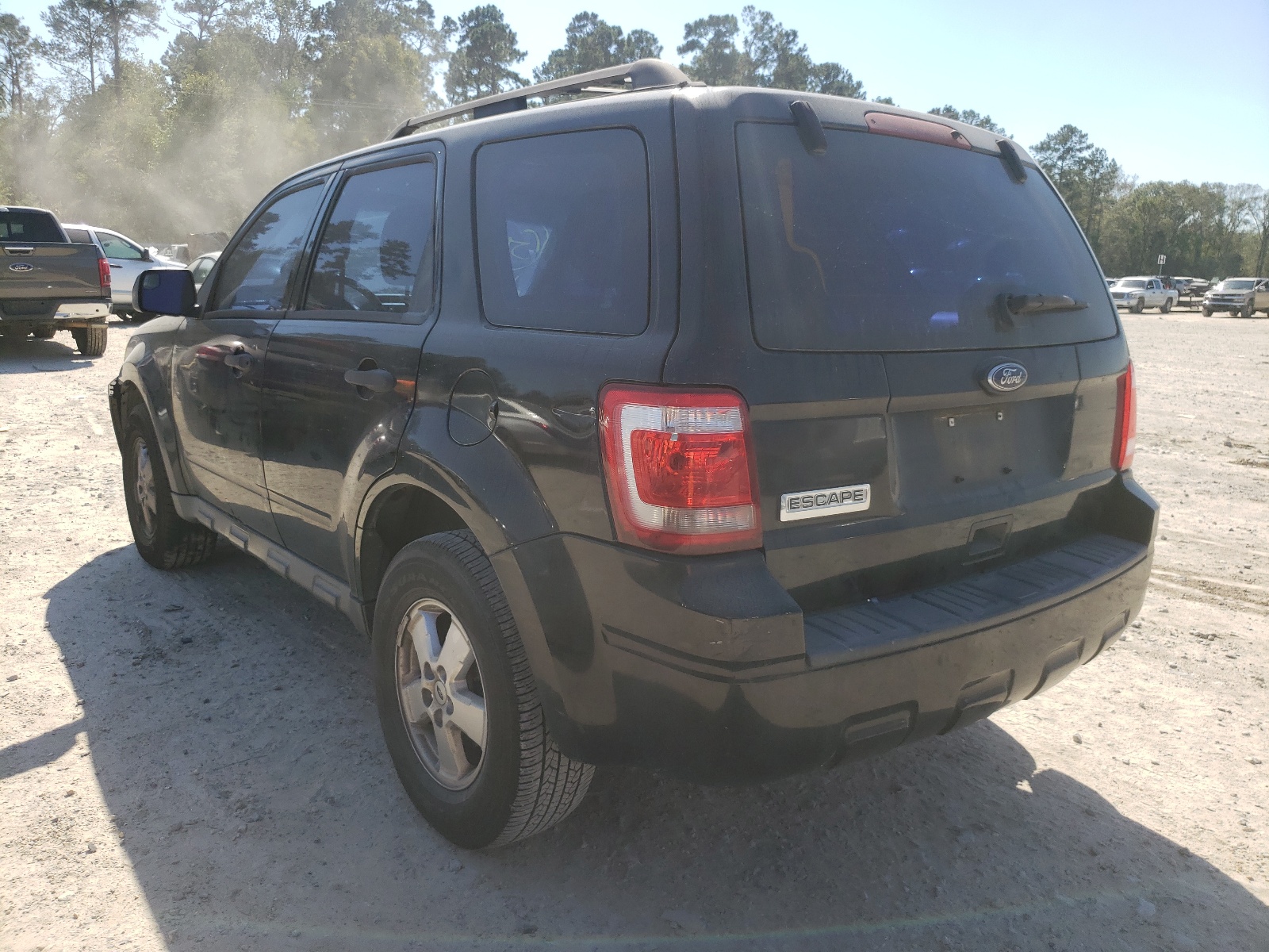 Photo 3 from auction – 2010 FORD ESCAPE XLS with VIN 1FMCU0C75AKA78219