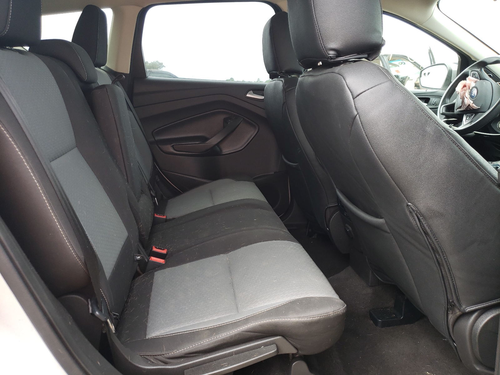 Photo 6 from auction – 2017 FORD ESCAPE SE with VIN 1FMCU0GD3HUA99312