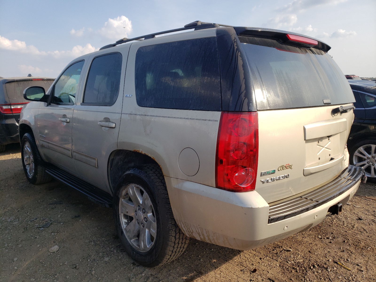 Photo 3 from auction – 2010 GMC YUKON SLT with VIN 1GKUKCE03AR214925
