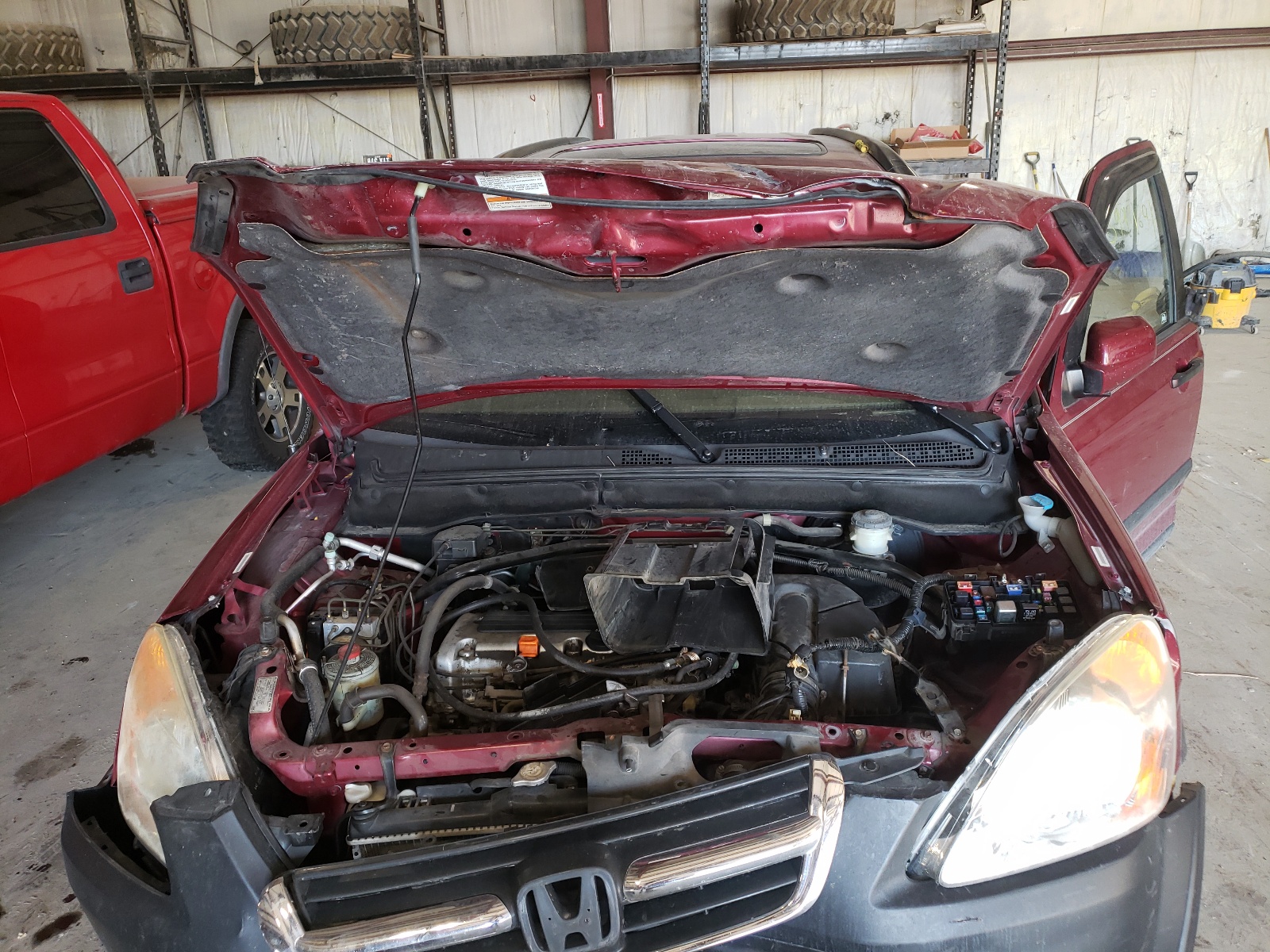 Photo 7 from auction – 2004 HONDA CRV with VIN JHLRD78894C023380