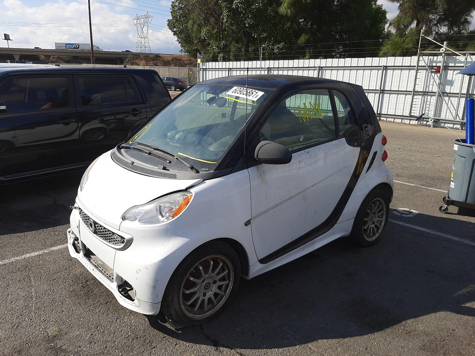 Photo 2 from auction – 2014 SMART FORTWO with VIN WMEEJ9AA0EK766726