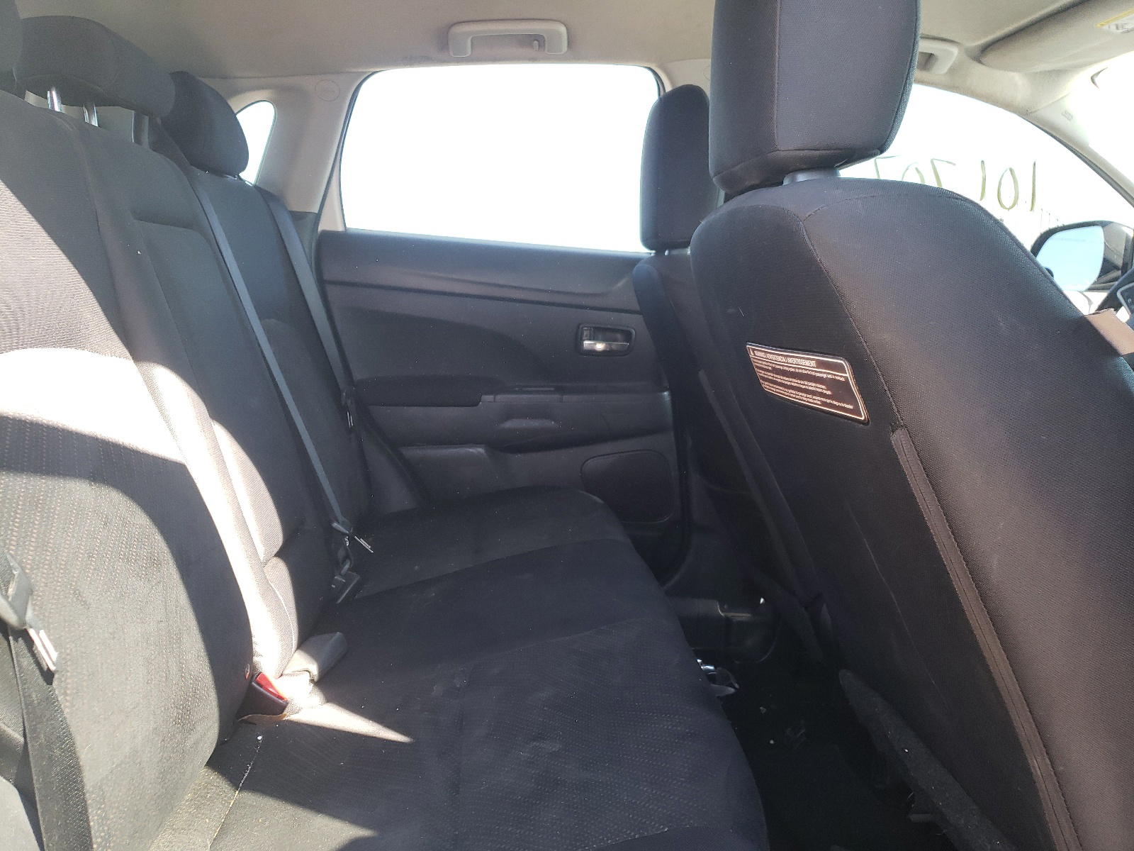 Photo 6 from auction – 2015 MITSUBISHI OUTLANDER with VIN 4A4AP4AU5FE017759