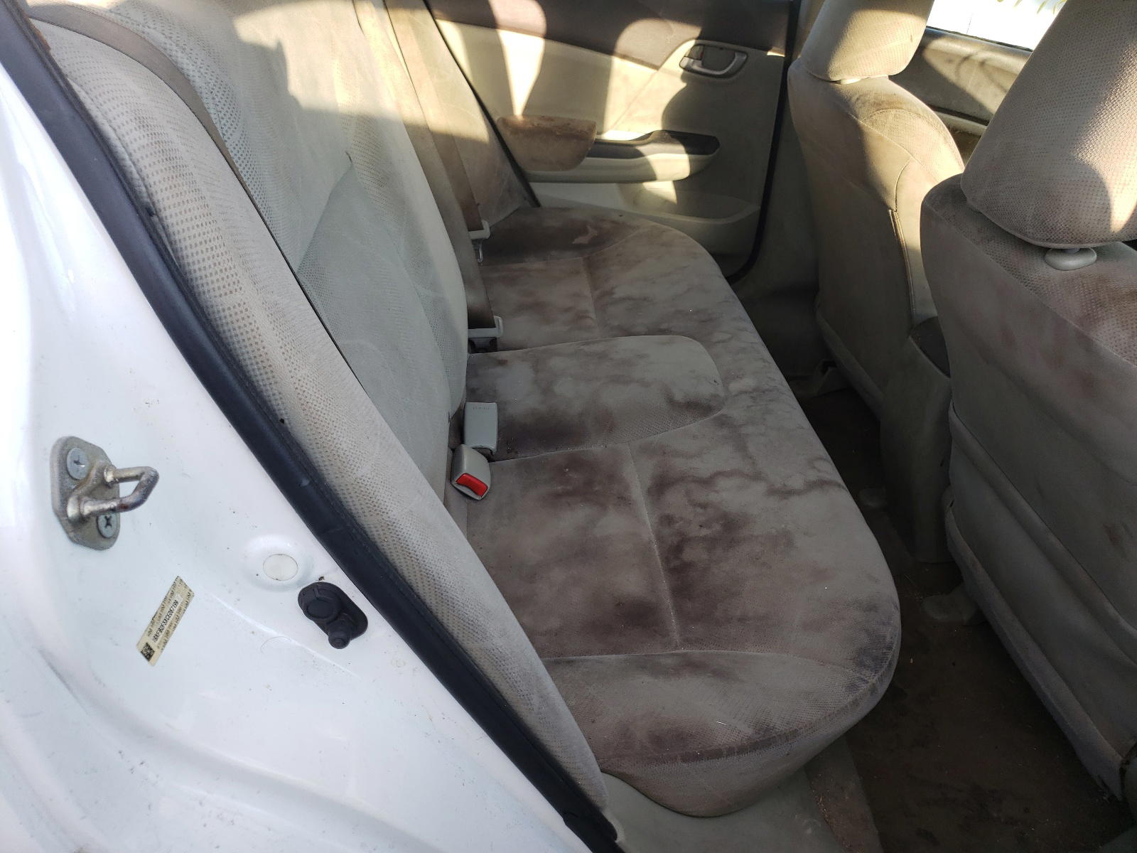 Photo 6 from auction – 2012 HONDA CIVIC LX with VIN 19XFB2F5XCE067199