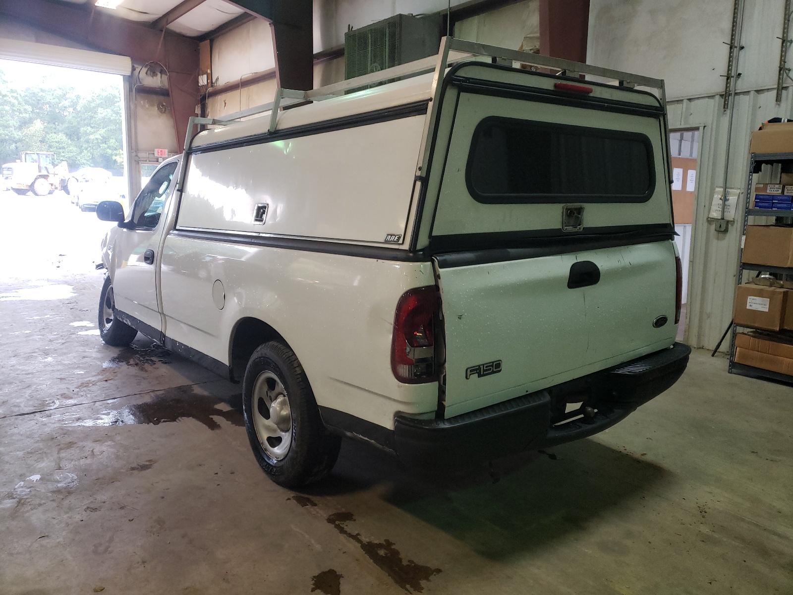 Фото 3 с аукциона – 2002 FORD F150 с VIN 1FTRF172X2NB39903