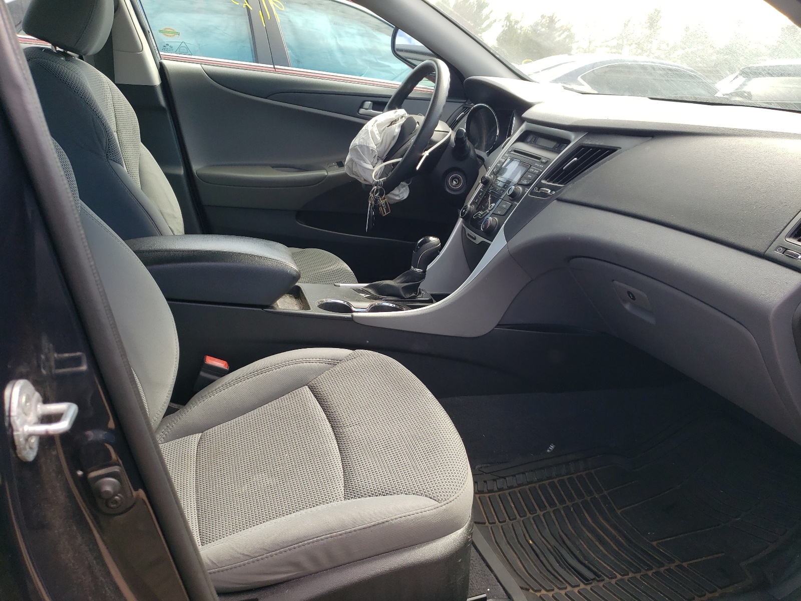 Photo 5 from auction – 2013 HYUNDAI SONATA GLS with VIN 5NPEB4AC2DH803465