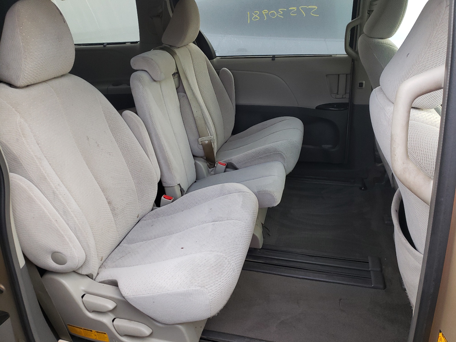 Photo 6 from auction – 2014 TOYOTA SIENNA LE with VIN 5TDKK3DC1ES485813