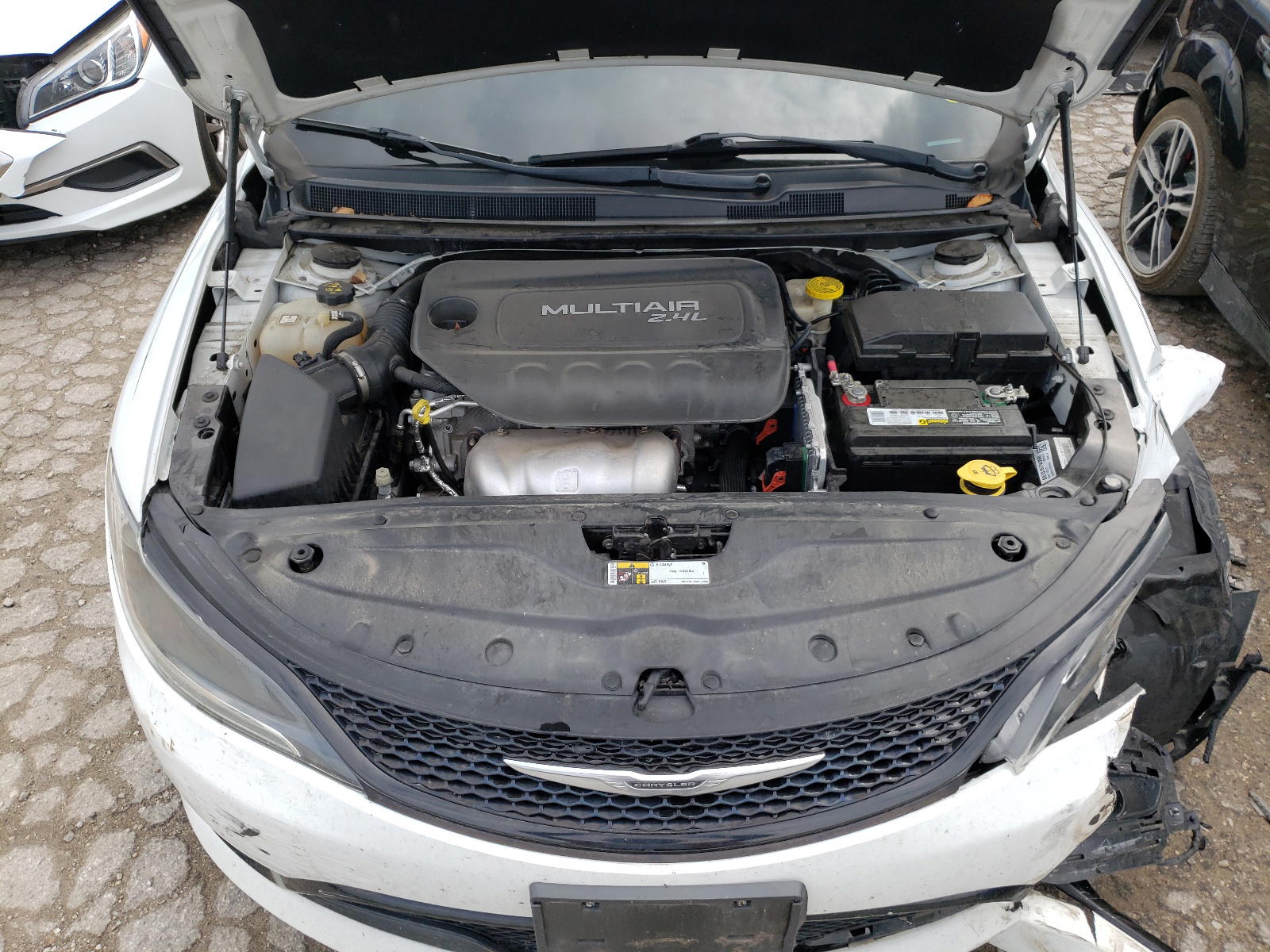 Photo 7 from auction – 2016 CHRYSLER 200 S with VIN 1C3CCCBBXGN130177