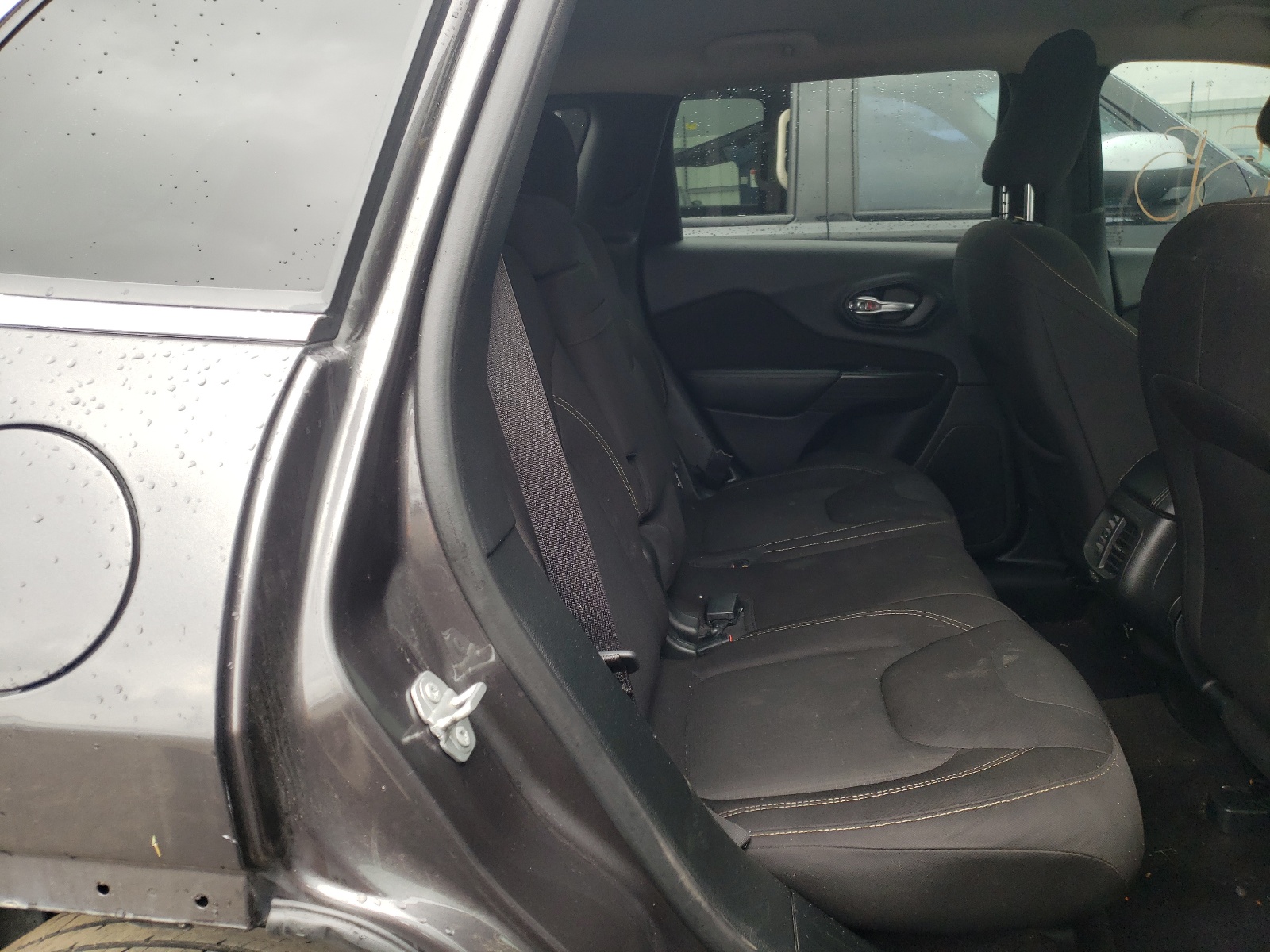 Photo 6 from auction – 2017 JEEP CHEROKEE L with VIN 1C4PJLCB5HW522688