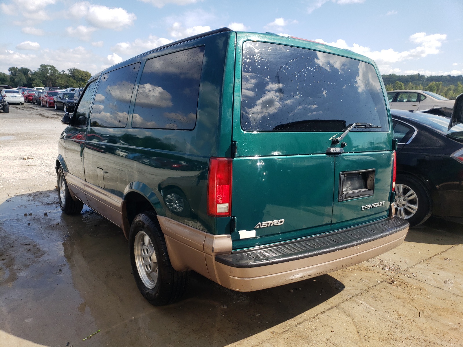 Photo 3 from auction – 2003 CHEVROLET ASTRO with VIN 1GNDM19X13B126086