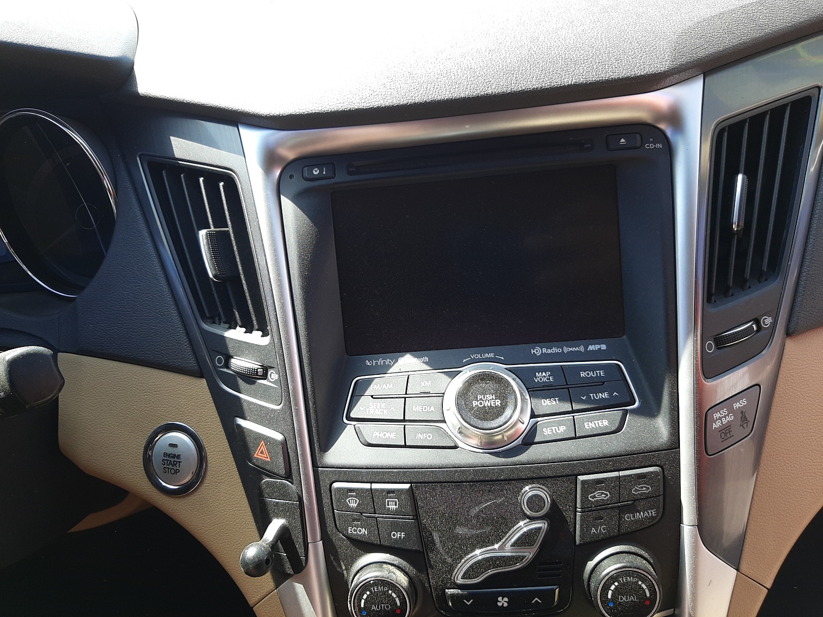 Photo 9 from auction – 2015 HYUNDAI SONATA HYB with VIN KMHEC4A47FA120706