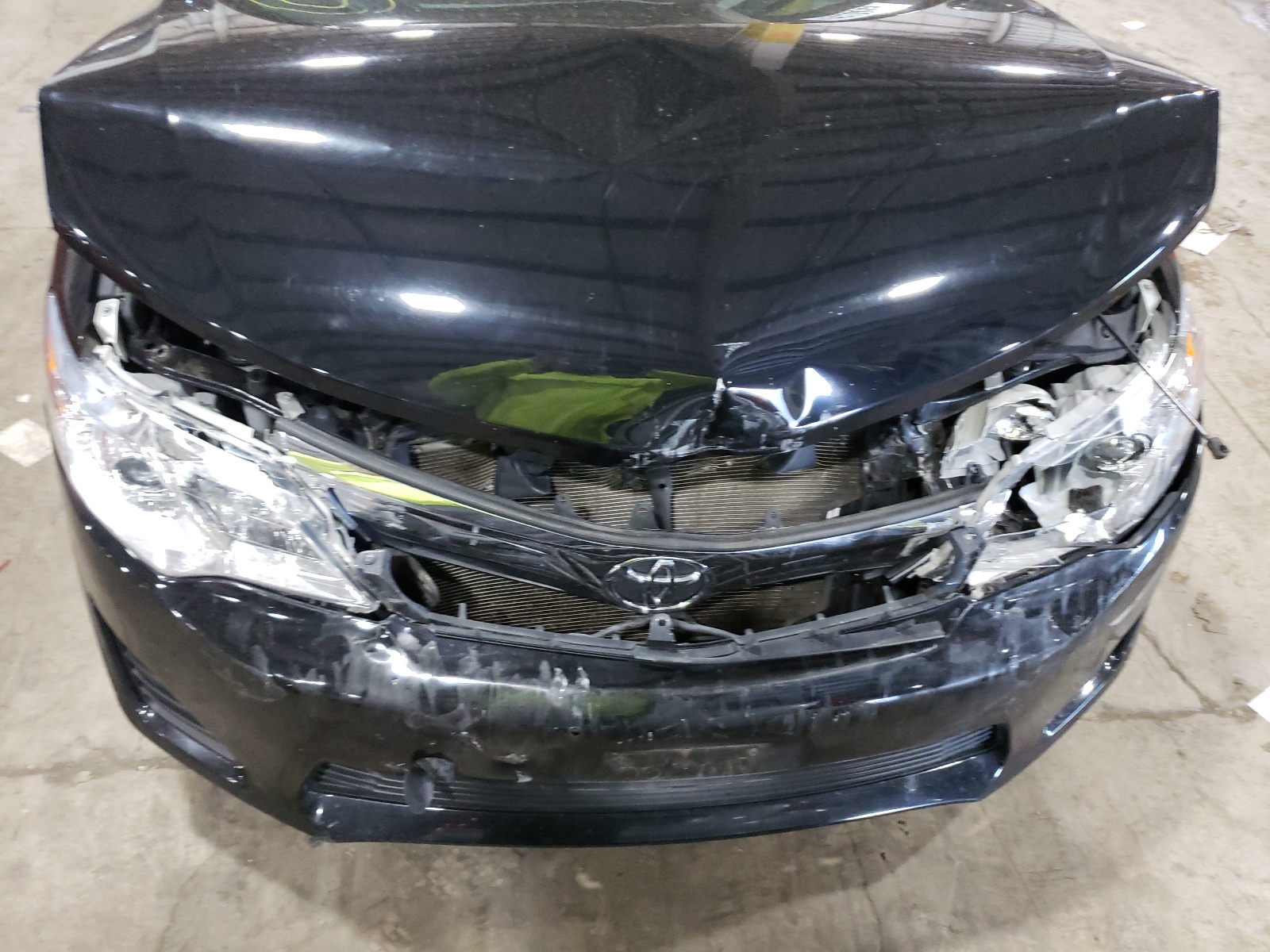 Photo 9 from auction – 2014 TOYOTA CAMRY L with VIN 4T4BF1FKXER379712