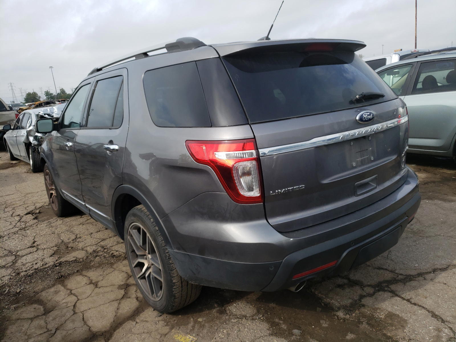Photo 3 from auction – 2014 FORD EXPLORER L with VIN 1FM5K8F86EGC09183