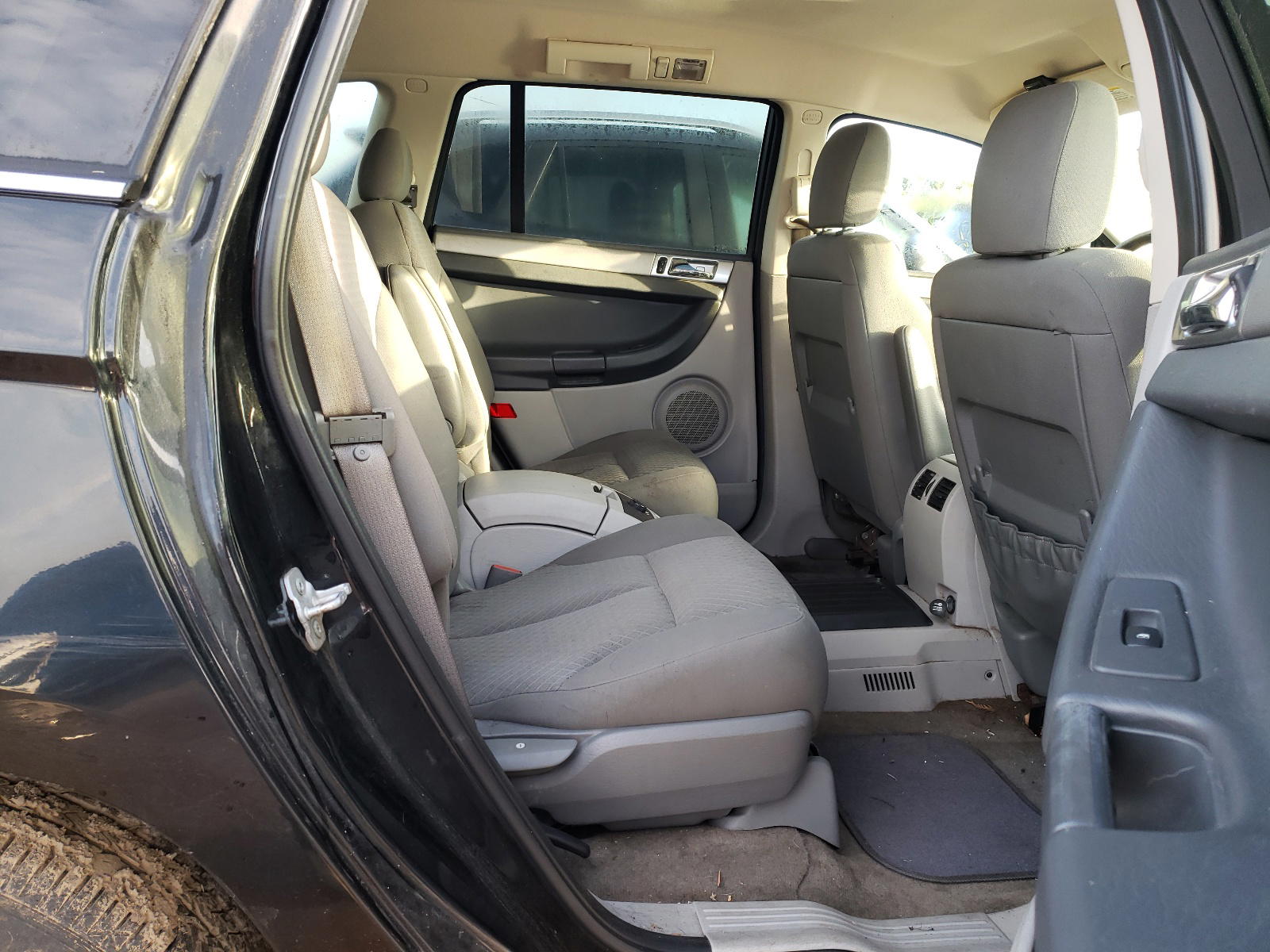 Photo 6 from auction – 2008 CHRYSLER PACIFICA with VIN 2A8GM68X08R630876