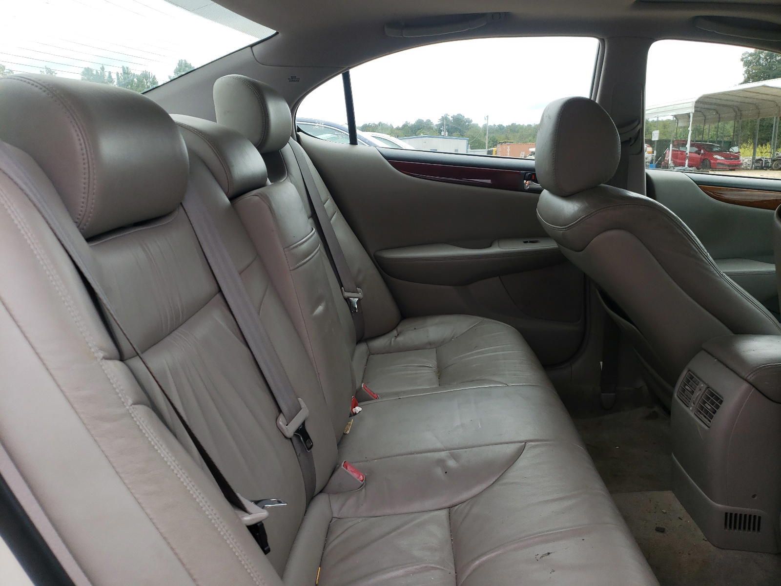 Photo 6 from auction – 2004 LEXUS ES 330 with VIN JTHBA30G140003109