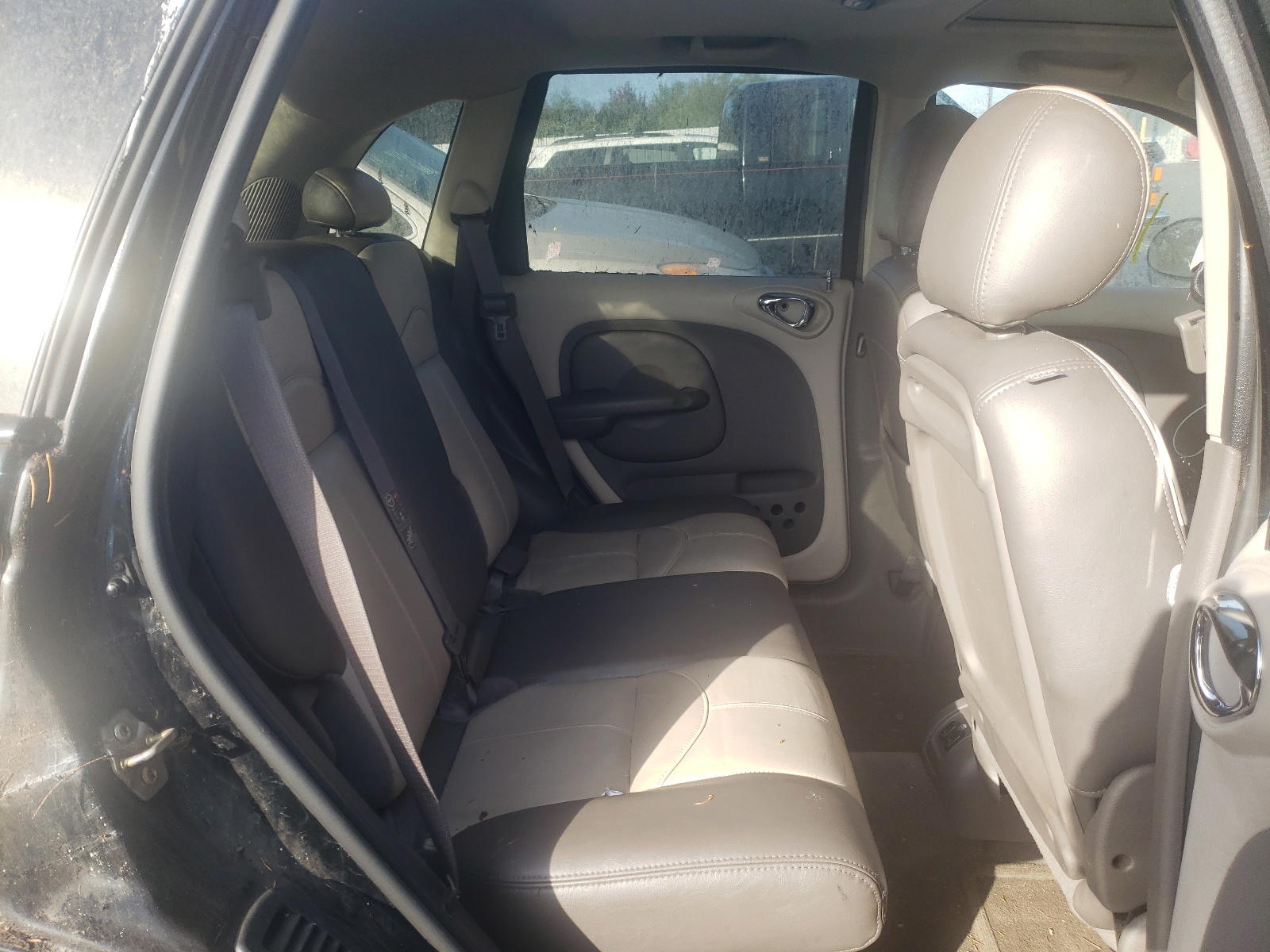 Photo 6 from auction – 2005 CHRYSLER PT CRUISER with VIN 3C8FY68865T545841