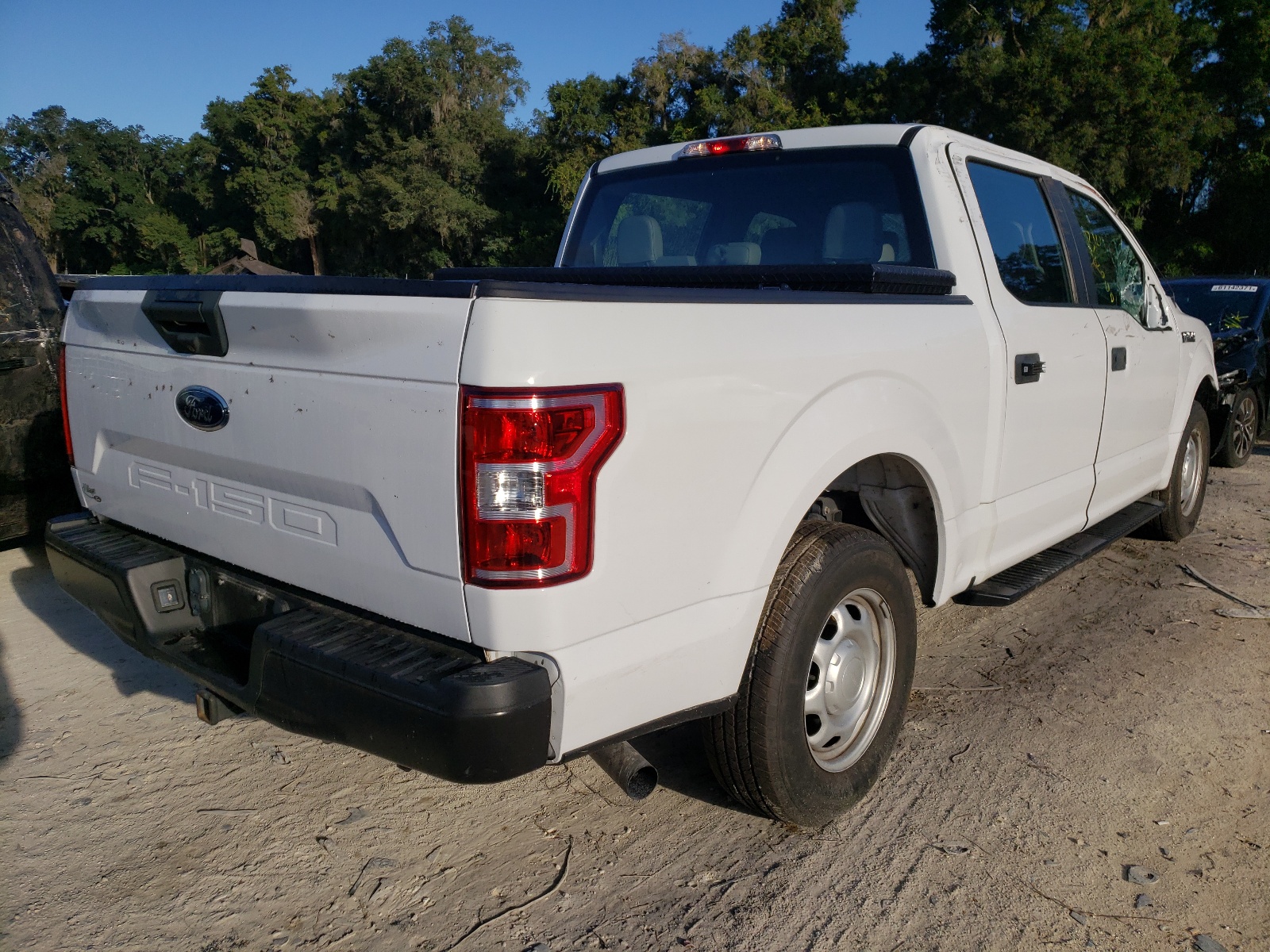 Photo 4 from auction – 2018 FORD F150 SUPER with VIN 1FTEW1C58JKC58077