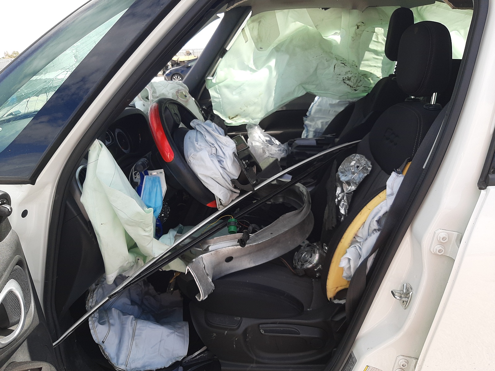 Photo 5 from auction – 2017 FIAT 500L POP with VIN ZFBCFAAH1HZ038546