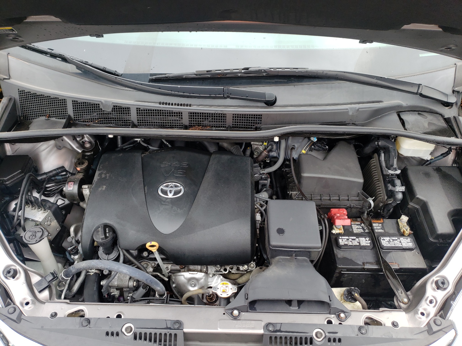 Photo 7 from auction – 2018 TOYOTA SIENNA LE with VIN 5TDKZ3DC8JS958242