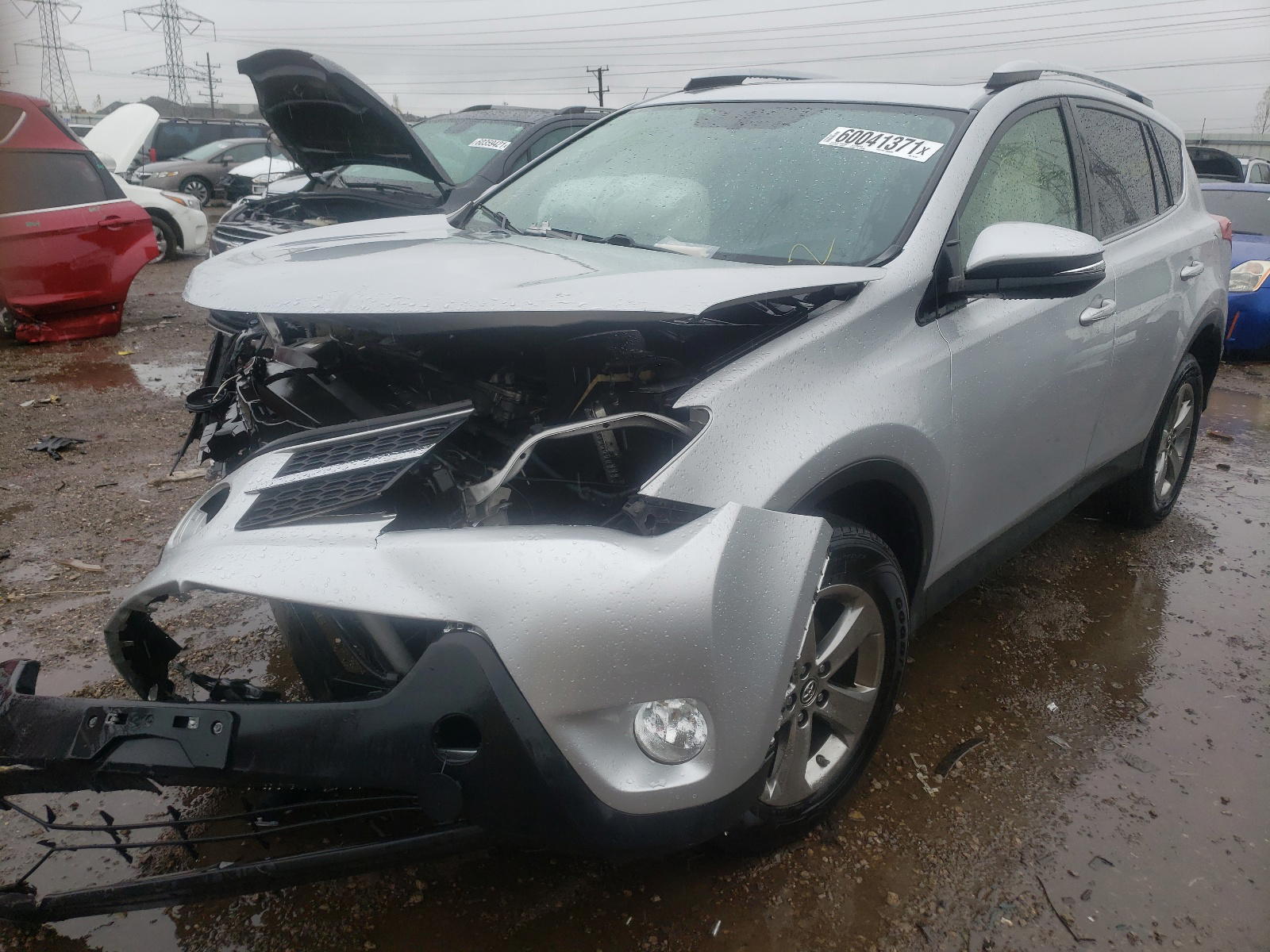 Photo 2 from auction – 2015 TOYOTA RAV4 XLE with VIN JTMRFREV2FD127705