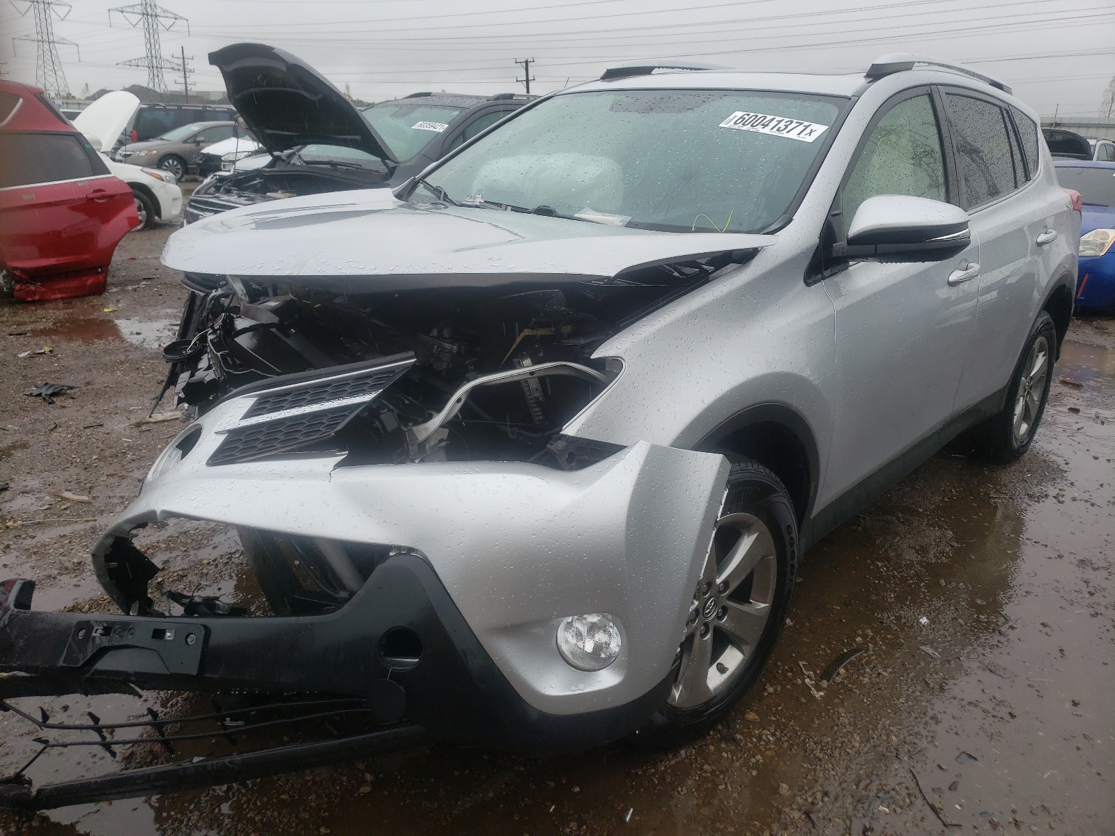 Zdjęcie 2 z aukcji – 2015 TOYOTA RAV4 XLE z VIN JTMRFREV2FD127705