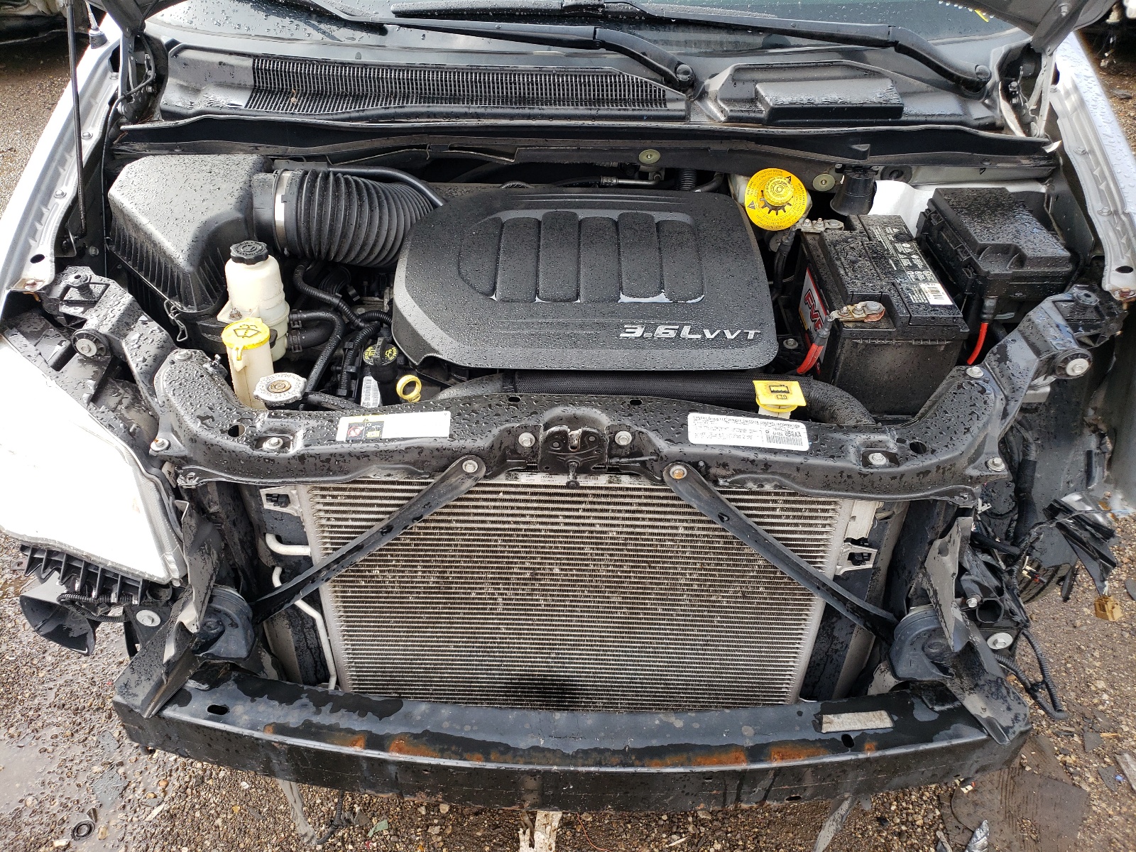 Photo 7 from auction – 2014 CHRYSLER TOWN & COU with VIN 2C4RC1BGXER207457