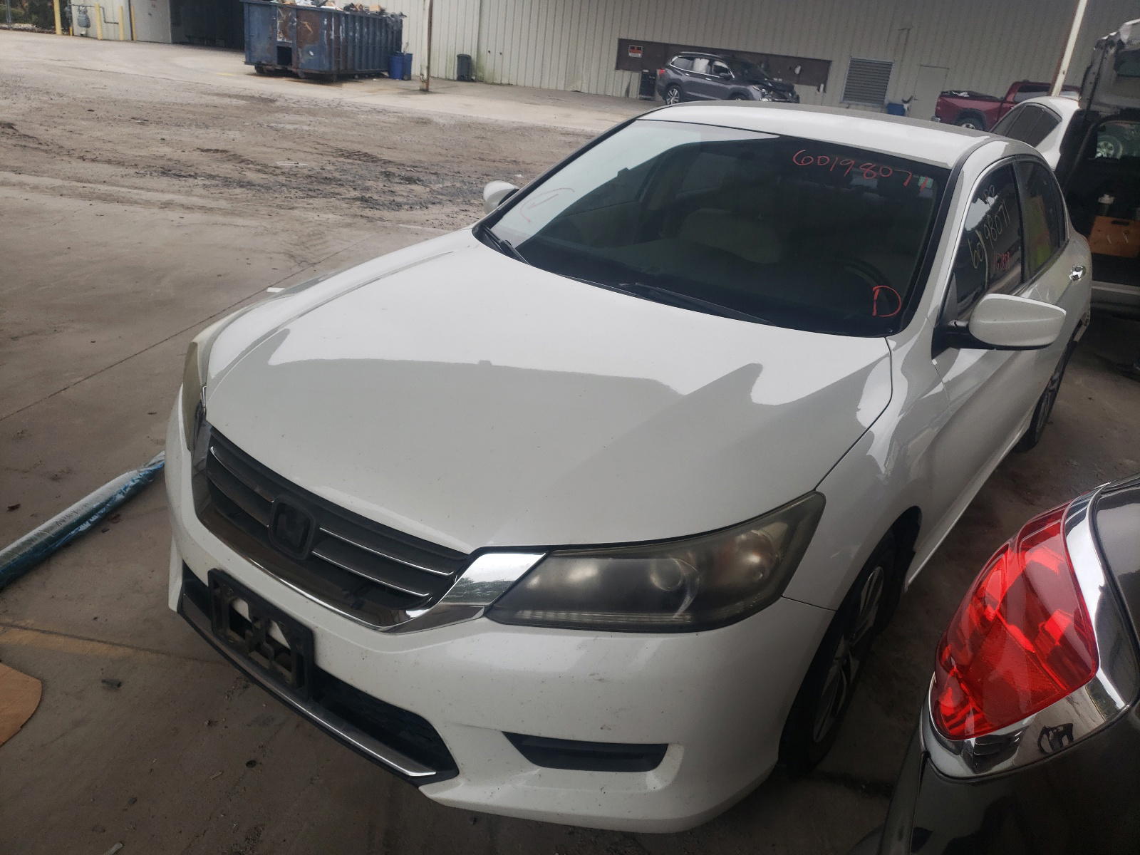 Photo 2 from auction – 2014 HONDA ACCORD with VIN 1HGCR2F35EA022983