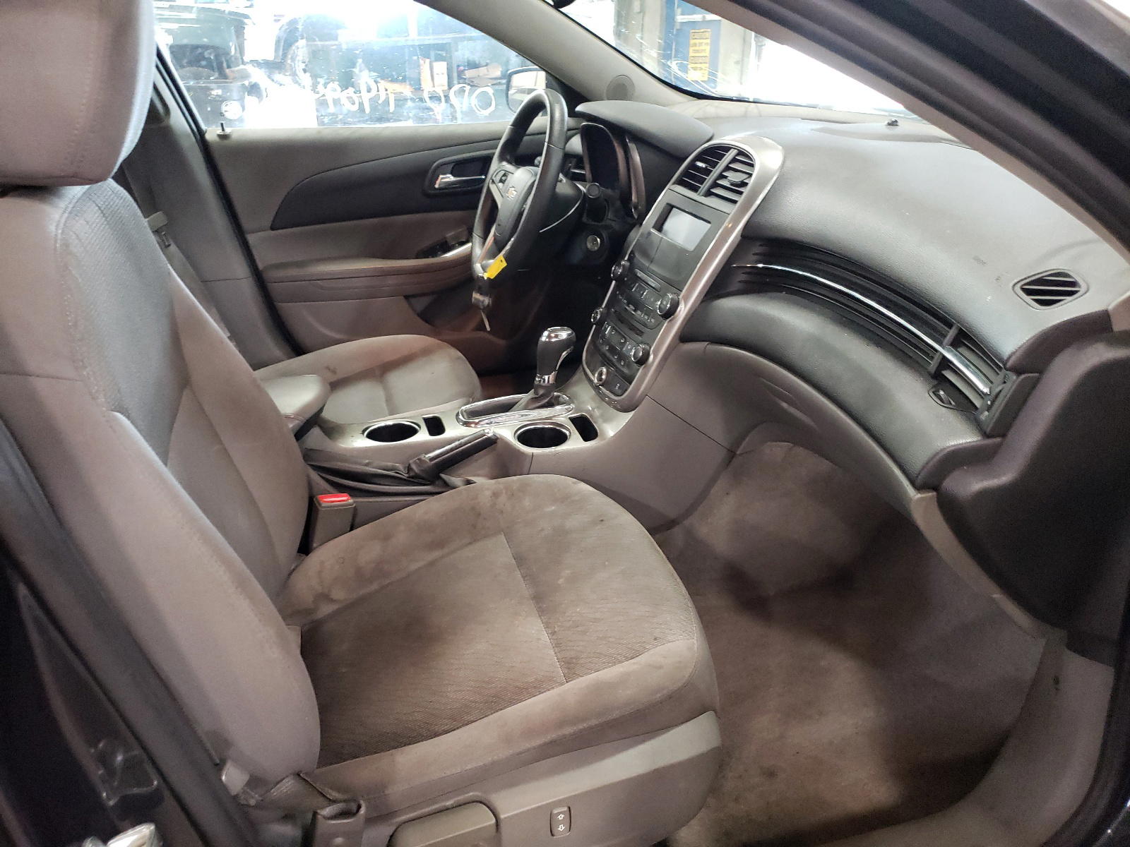 Photo 5 from auction – 2015 CHEVROLET MALIBU LS with VIN 1G11A5SL6FF300324