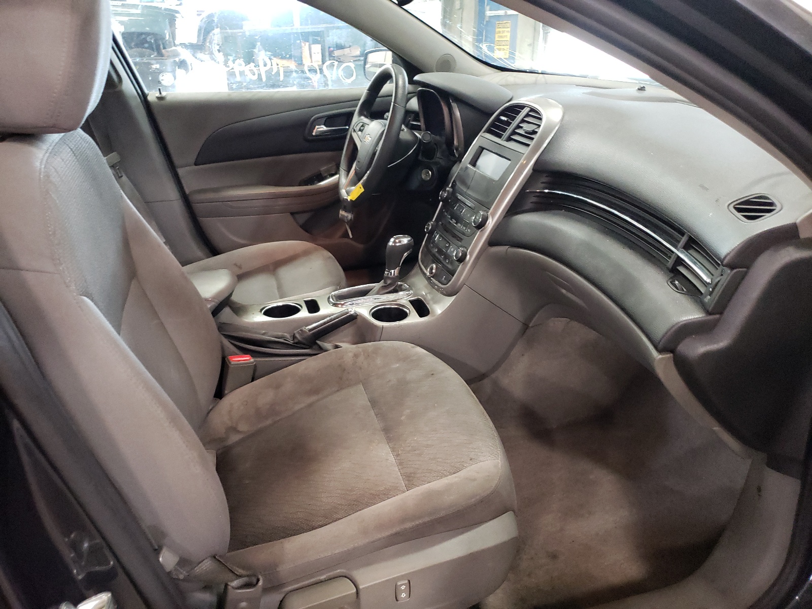 Zdjęcie 5 z aukcji – 2015 CHEVROLET MALIBU LS z VIN 1G11A5SL6FF300324