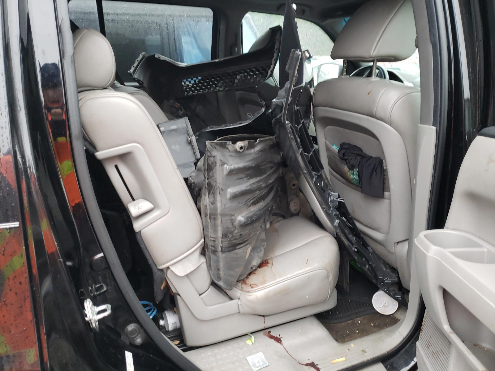 Photo 6 from auction – 2011 HONDA PILOT with VIN 5FNYF4H66BB096349