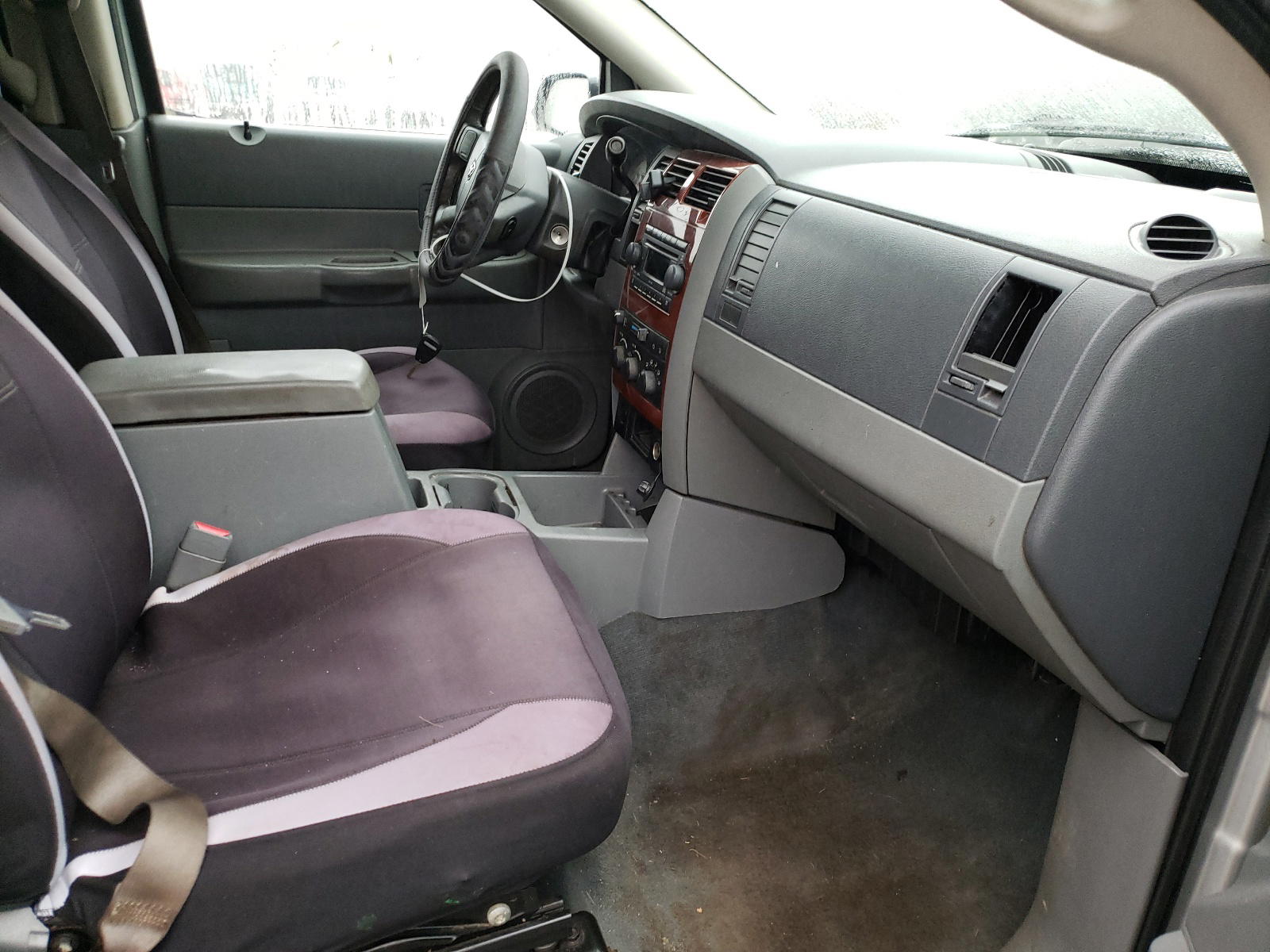 Photo 5 from auction – 2006 DODGE DURANGO SL with VIN 1D4HD48N36F155004