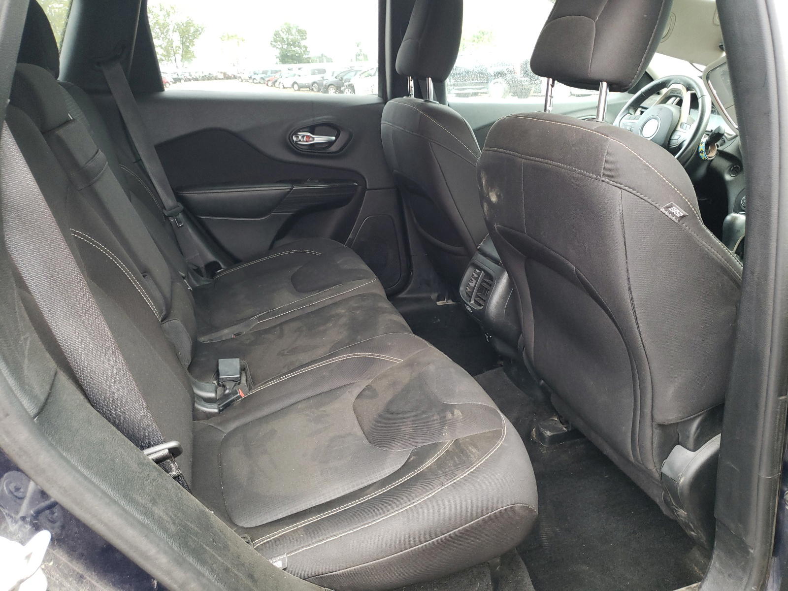 Photo 6 from auction – 2015 JEEP CHEROKEE L with VIN 1C4PJMCB2FW714895